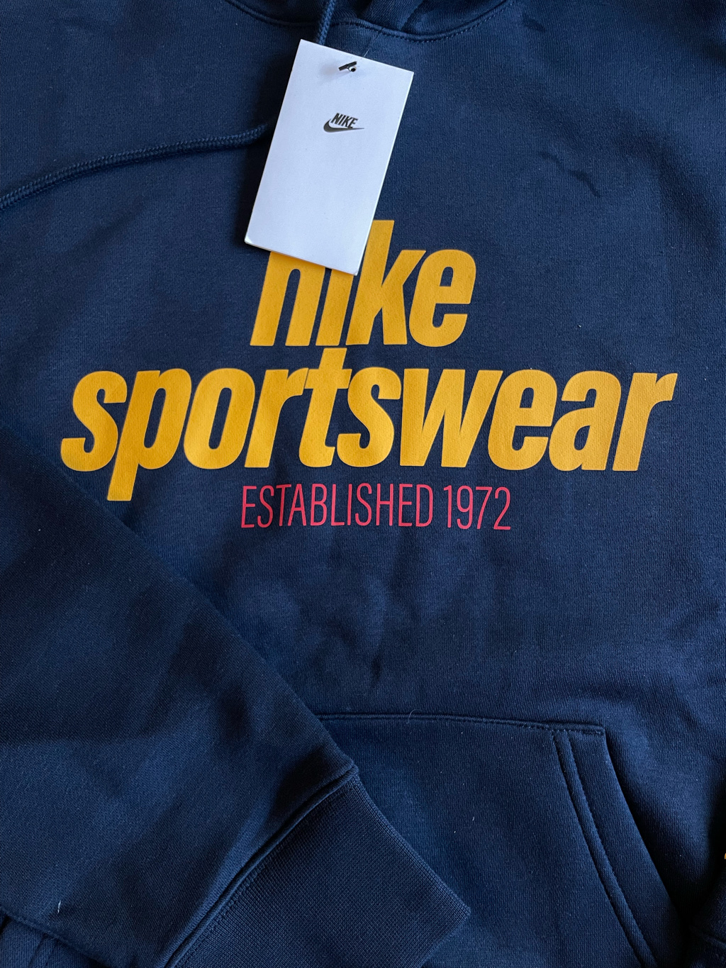 Nike Club Fleece Pullover Hoodie Obsidian University Gold - Asia 착용 스타일 - 3