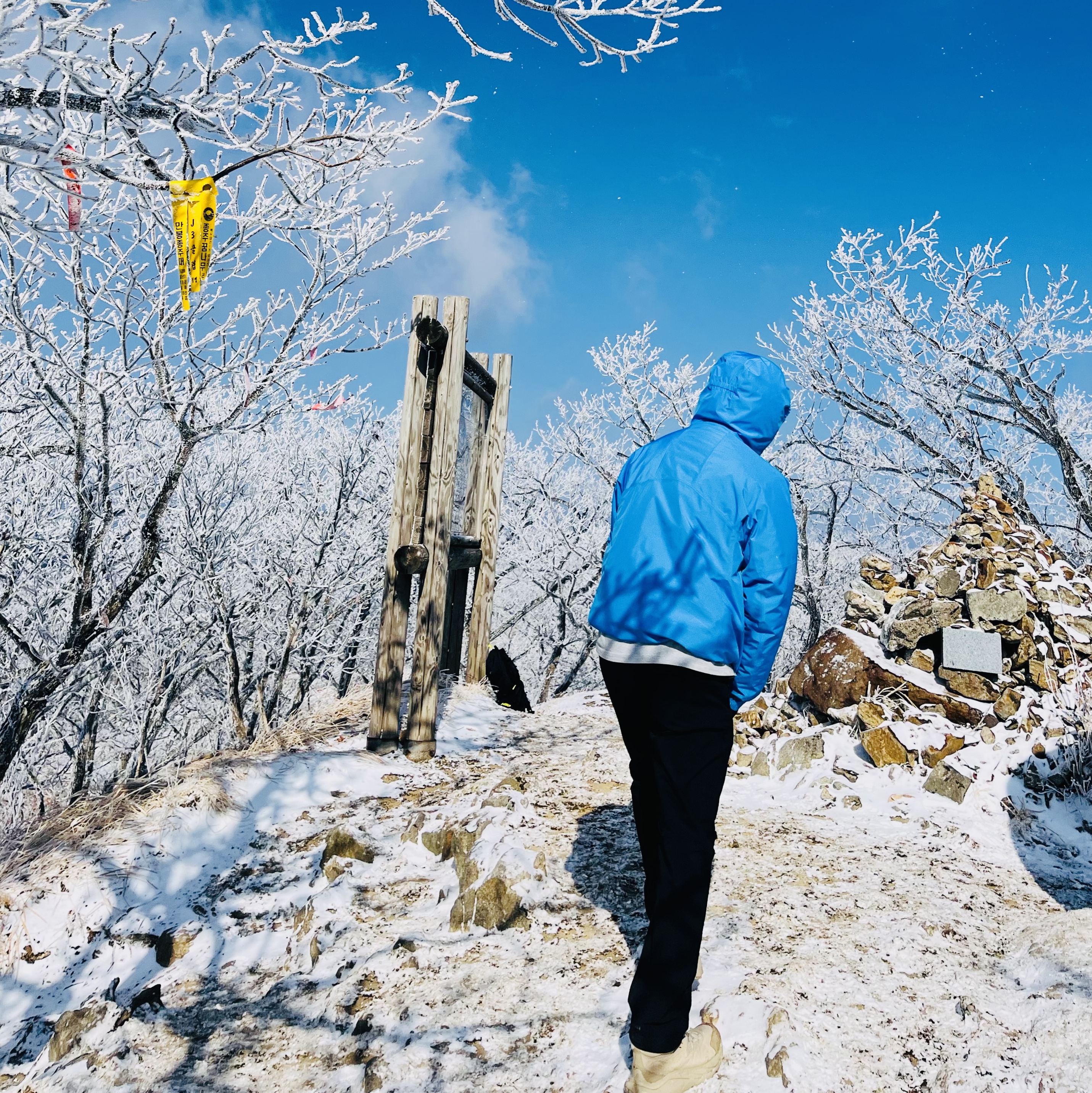Nike ACG Storm-Fit ADV Cascade Rains Full Zip Jacket Light Photo Blue Summit White - Asia 착용 스타일 - 2