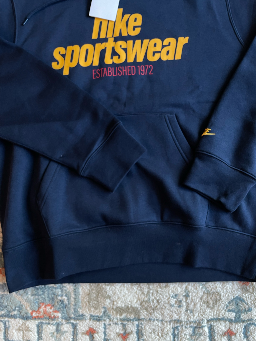 Nike Club Fleece Pullover Hoodie Obsidian University Gold - Asia 착용 스타일 - 4