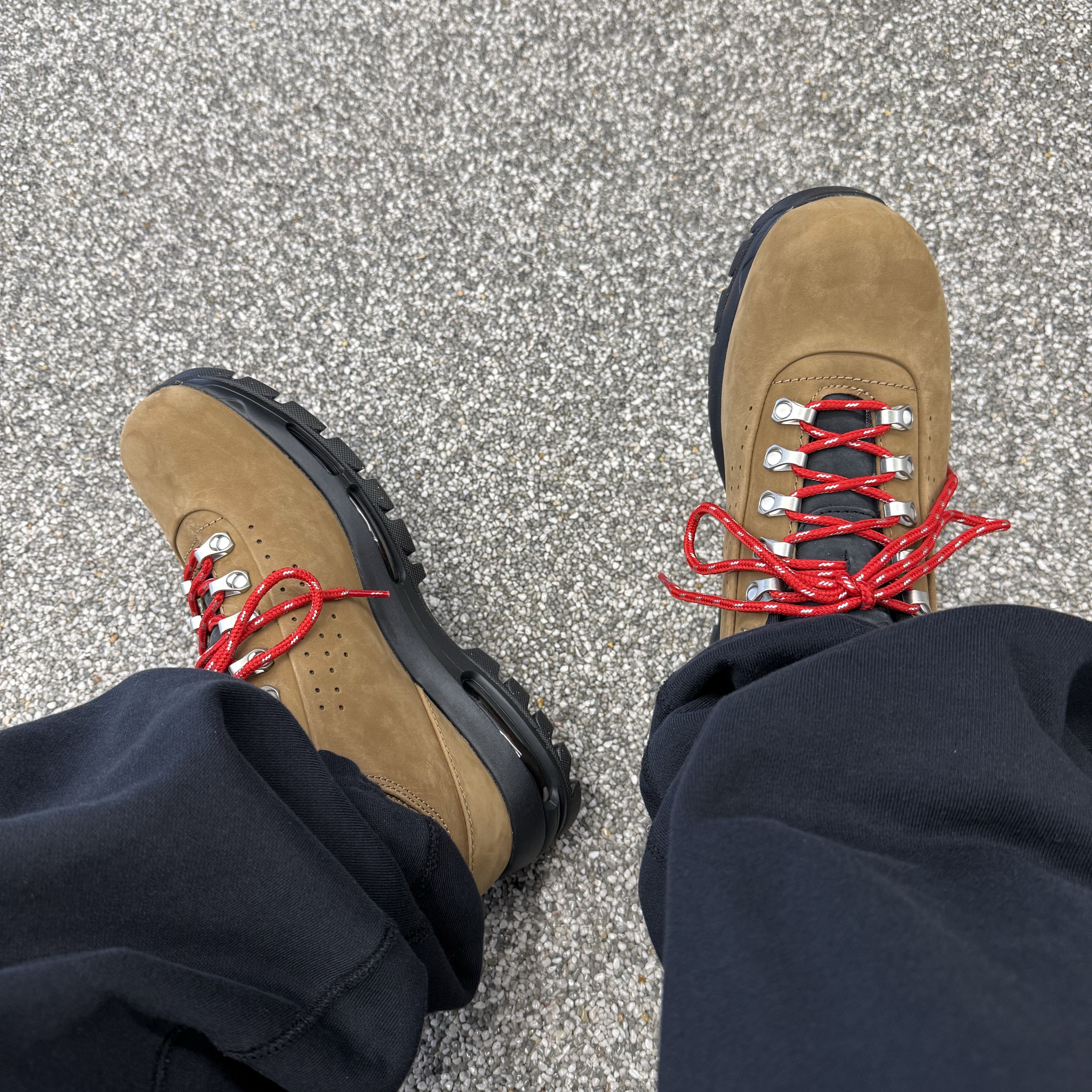 Nike Air Max Goadome Low Taupe Black 착용 스타일