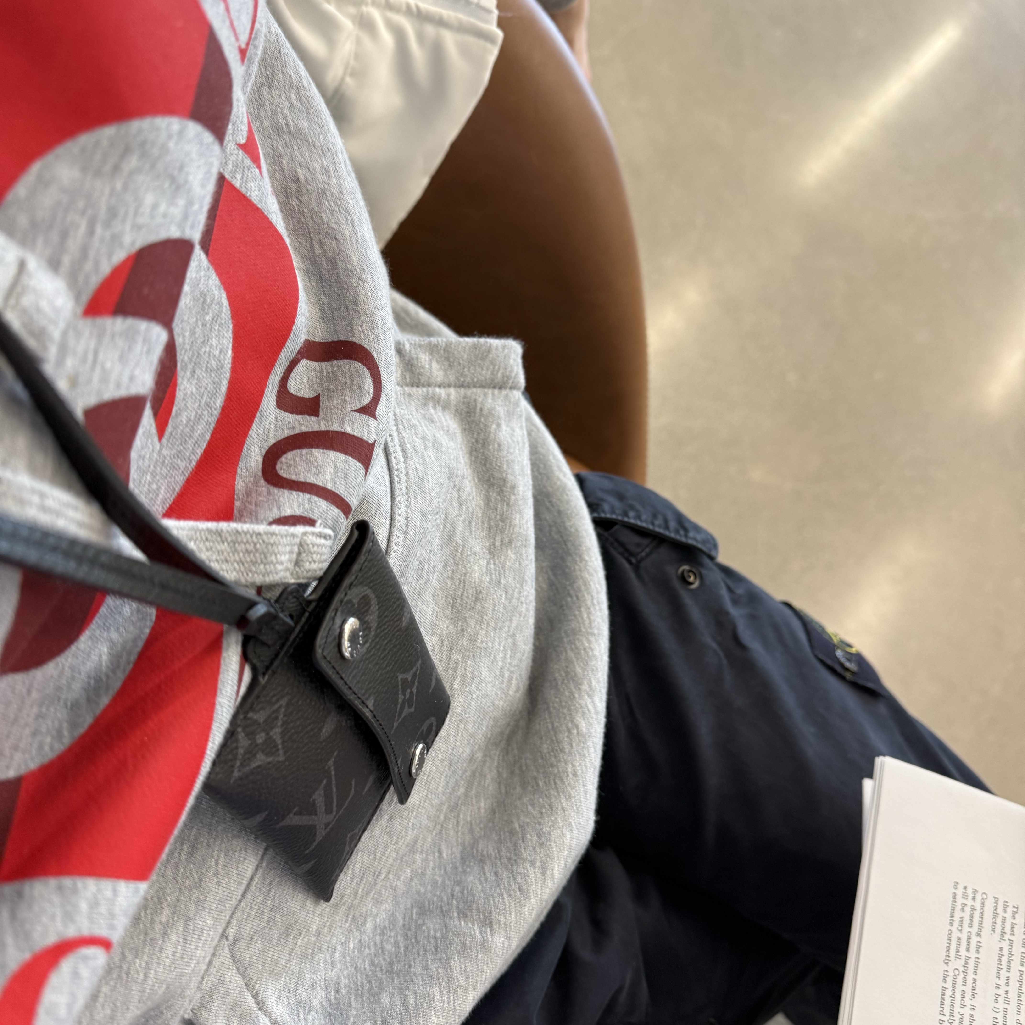 Gucci Cotton Jersey Hooded Sweatshirt Black, Stone Island 6200003 Brushed Organic Cotton Fleece Regular Fit Joggers with Bellows Leg Pocket Juniper - 25FW 착용 스타일