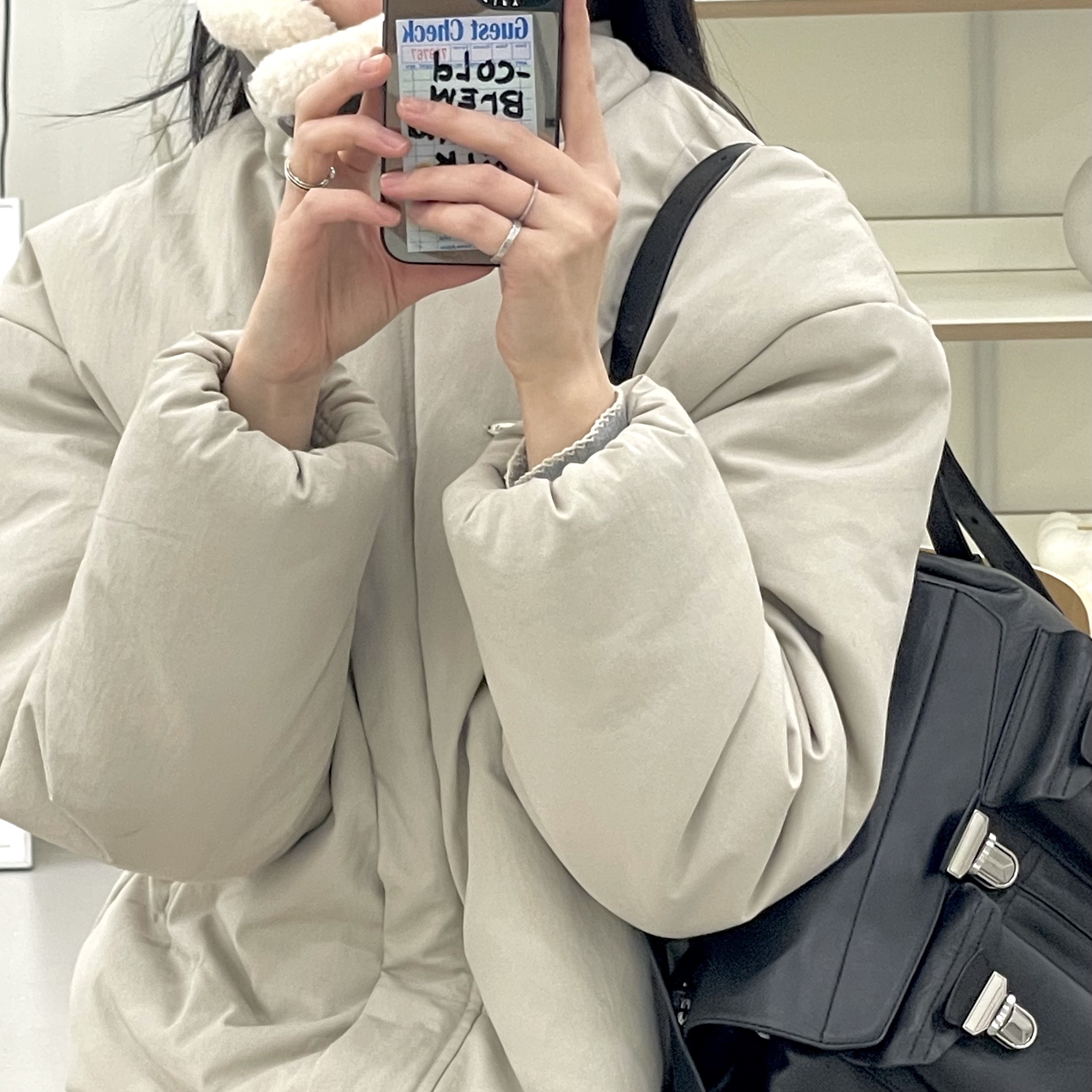 Lemaire Vegetable Nappa Leather Medium Gear Bag Black, (W) Aviemuah Buckle Detail Padded Jacket Light Beige 착용 스타일