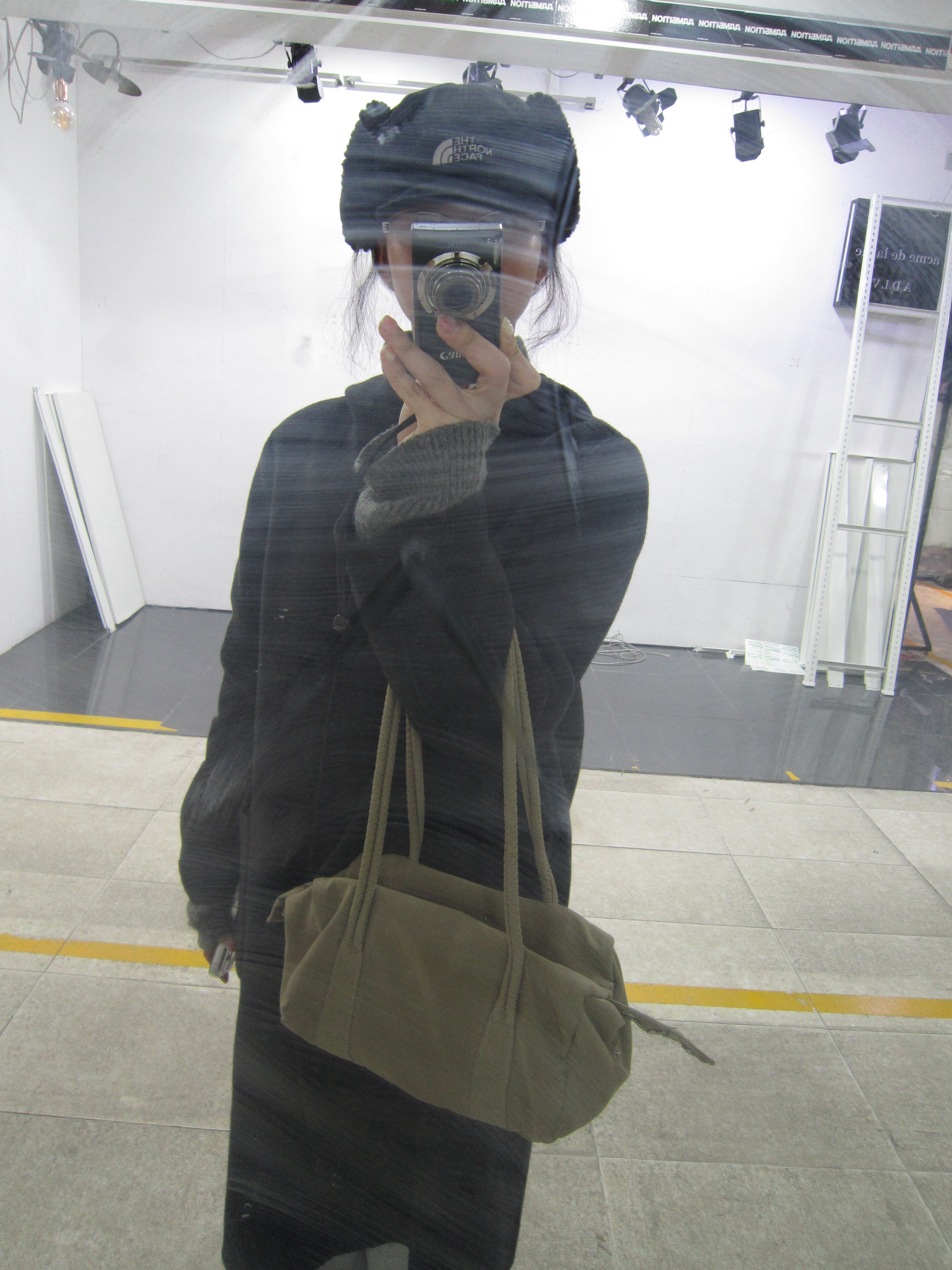 The North Face Fleece Earmuff Cap EX Black 착용 스타일