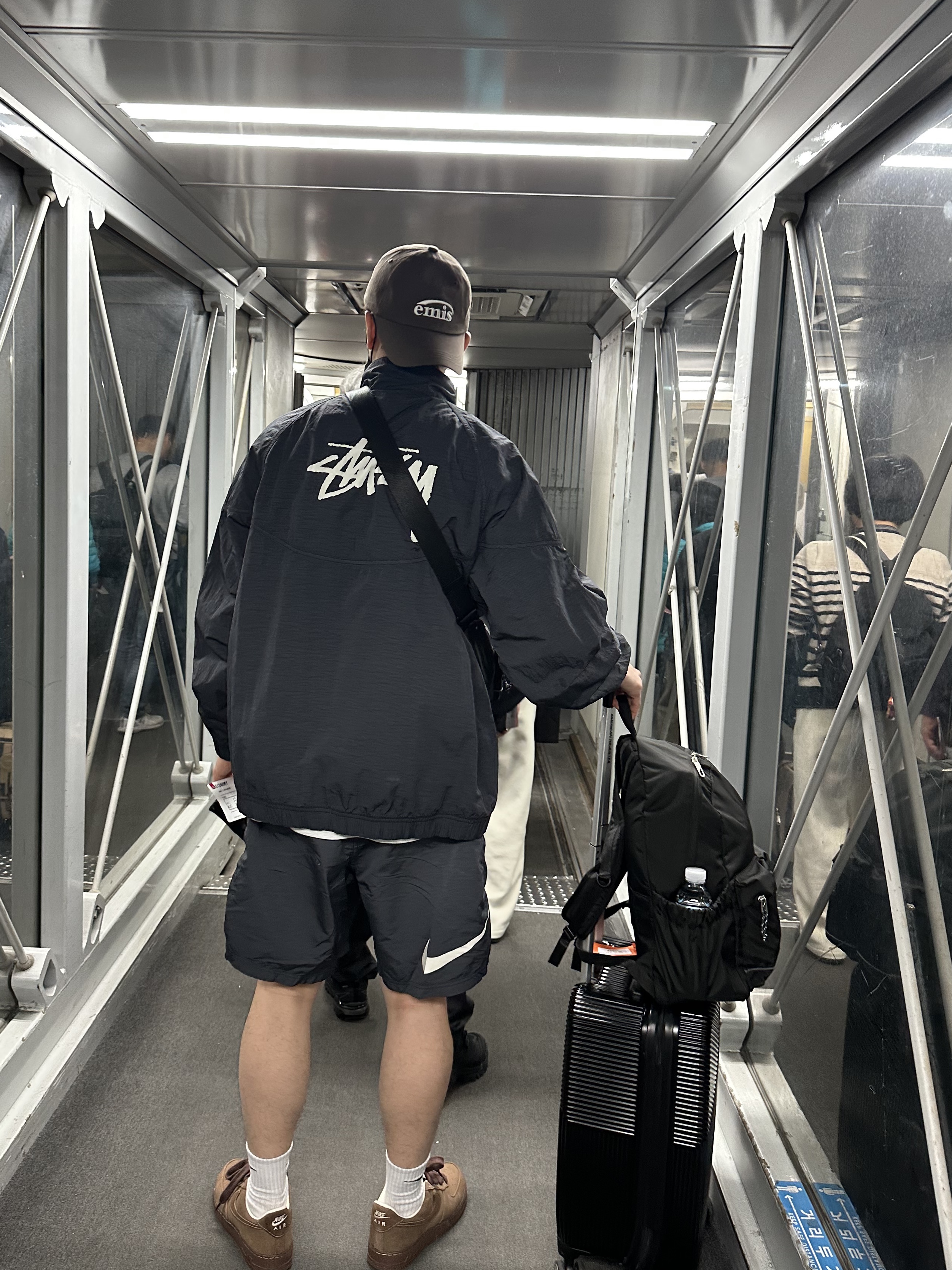(W) Nike Air Force 1 '07 Cacao Wow, Nike x Stussy Windrunner Jacket Off Noir 착용 스타일