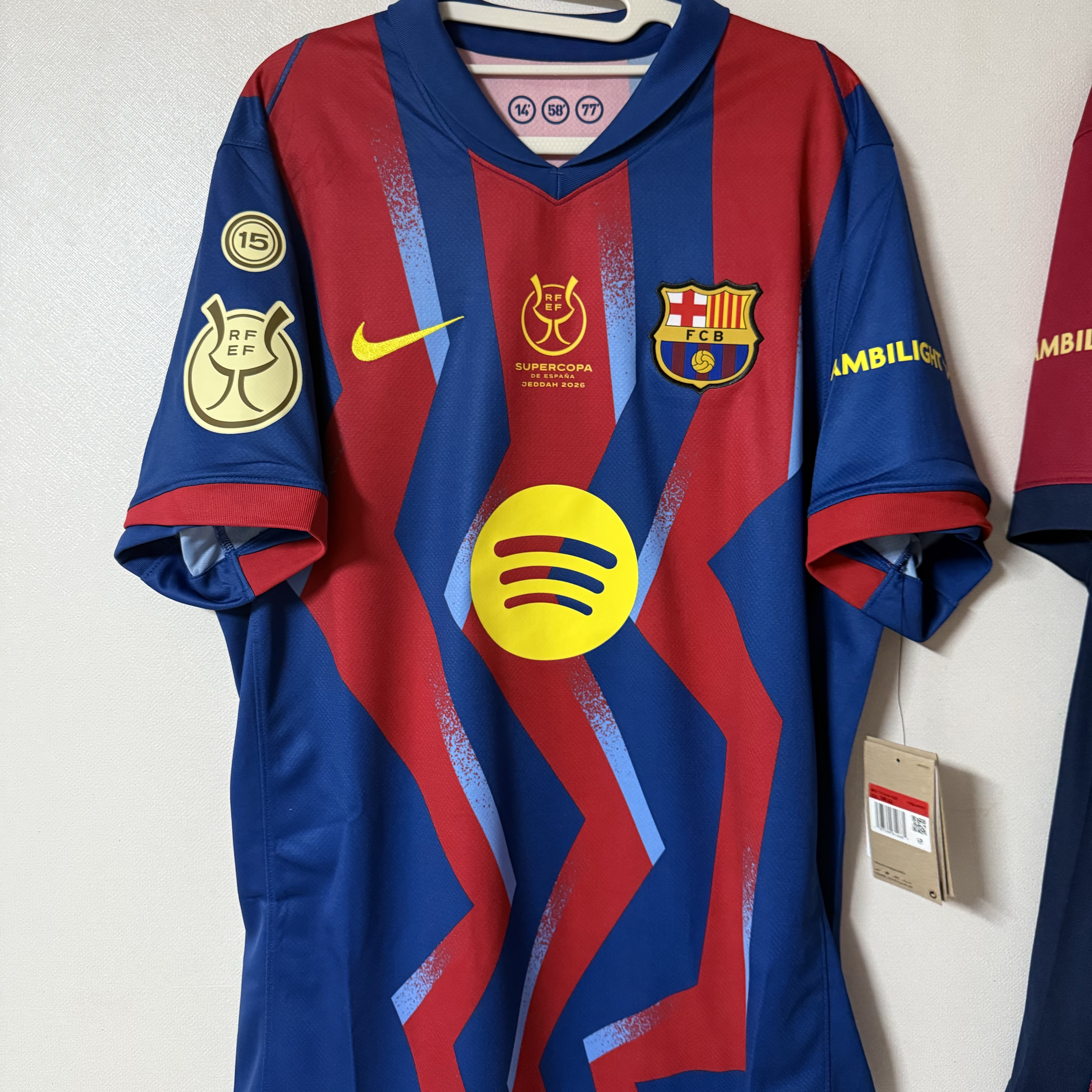 Nike FC Barcelona 2025/26 Stadium Fourth Dri-Fit Soccer Replica Jersey Gym Blue Salsa Red (Non Marking Ver.) 착용 스타일 - 1