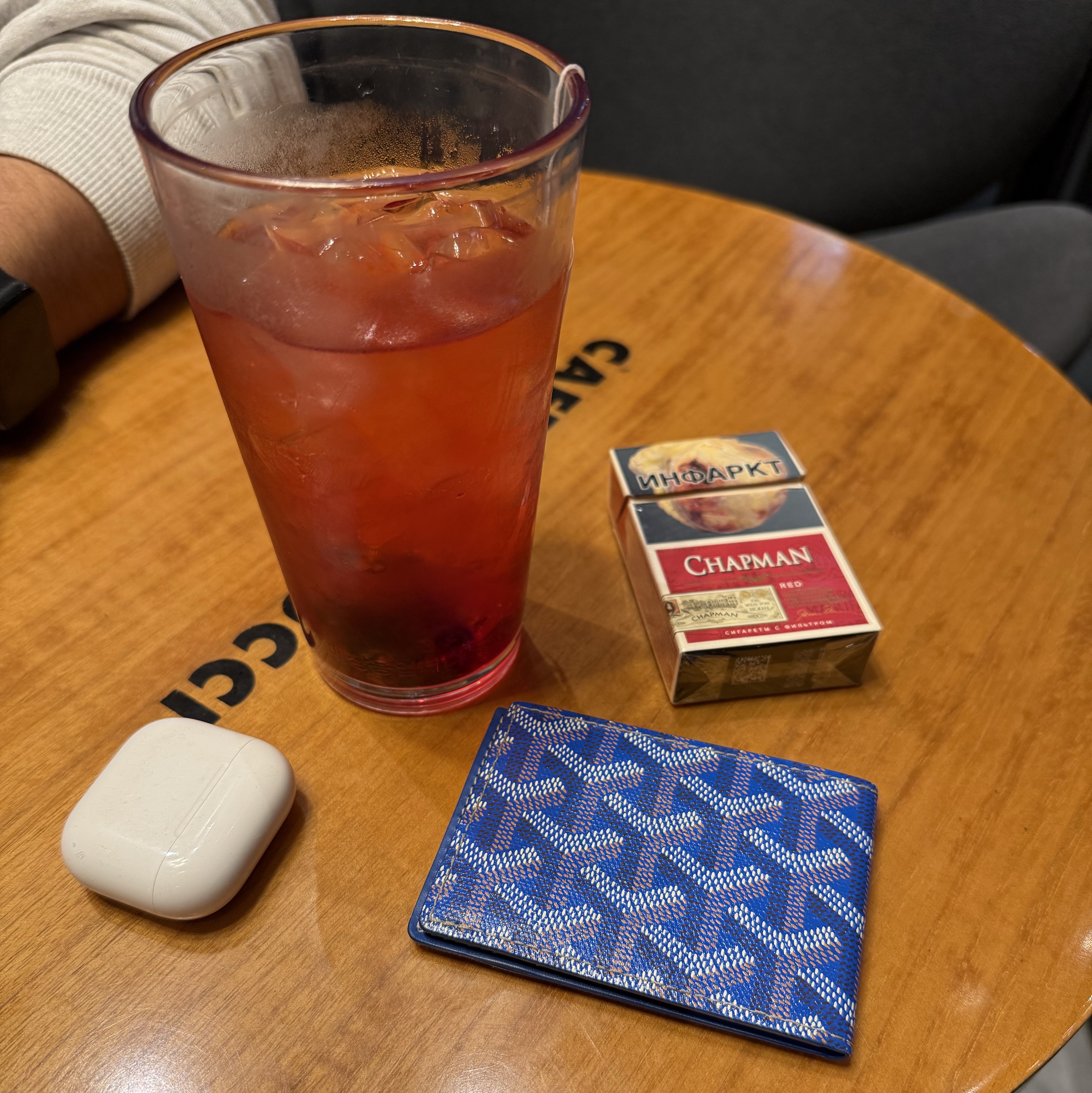 Goyard Insert Victoire Card Holder Sky Blue 착용 스타일