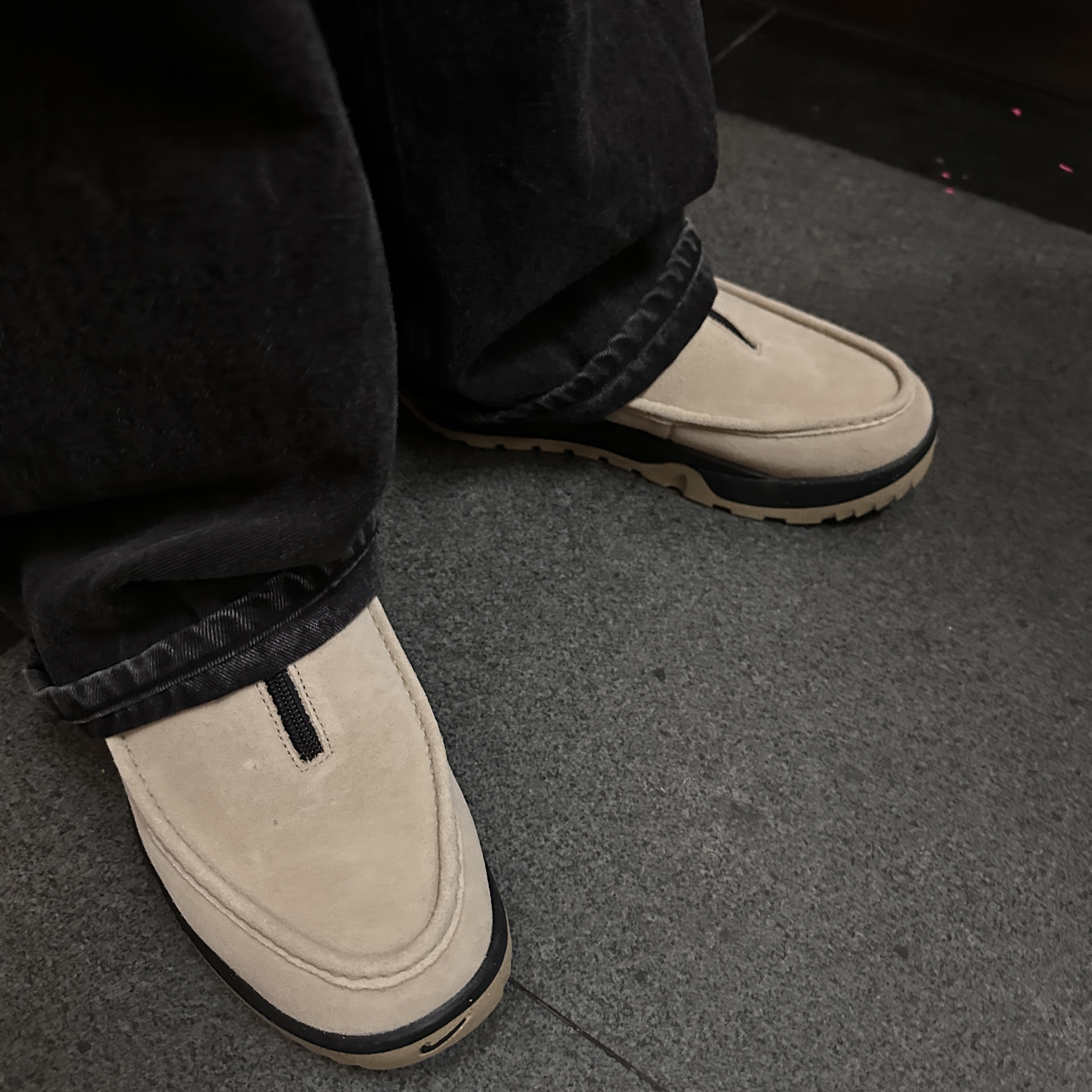 Nike ACG Izy Khaki and Black 착용 스타일 - 1