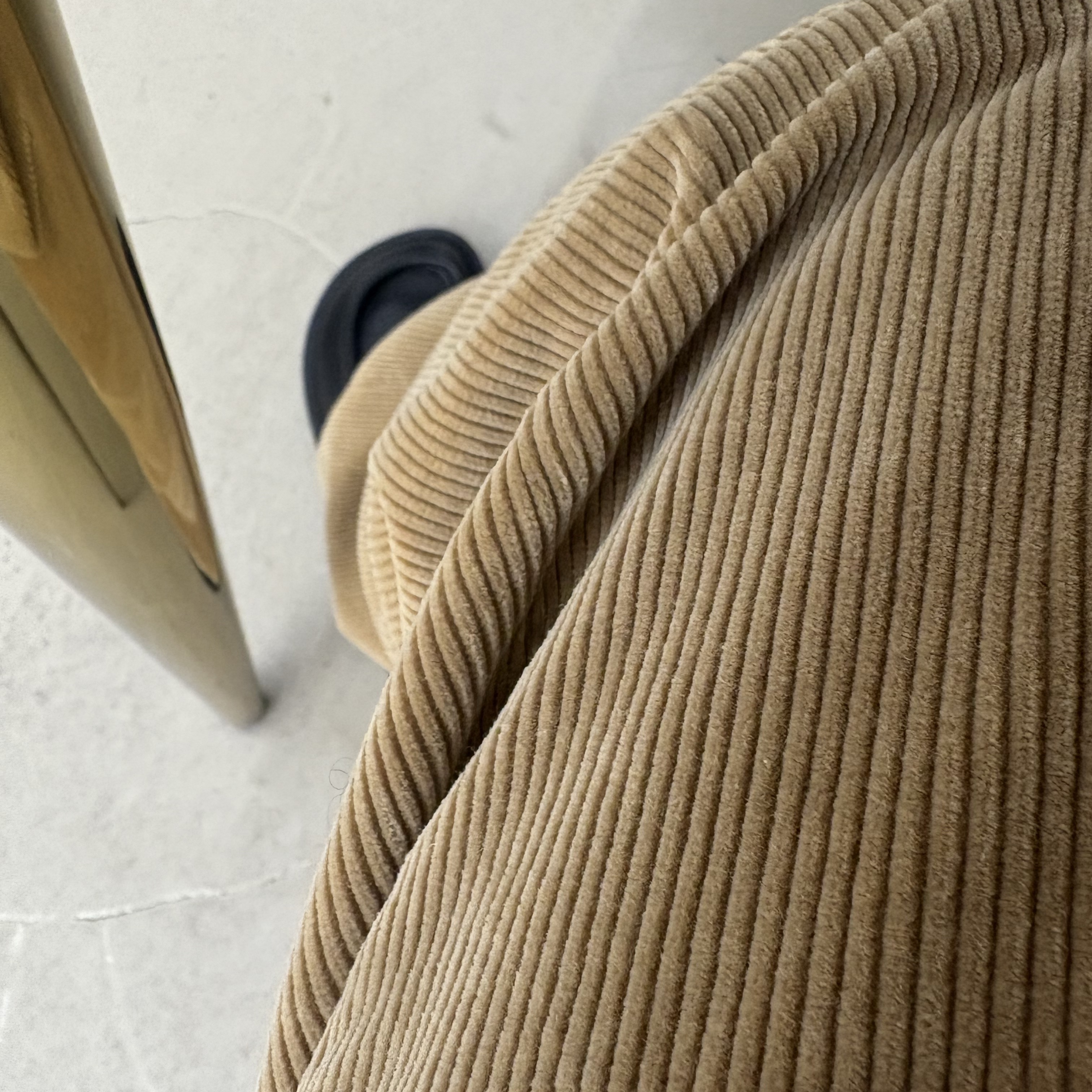 Human Made Corduroy Pants Beige, Loewe Faro Lace-Up Derby Black 착용 스타일