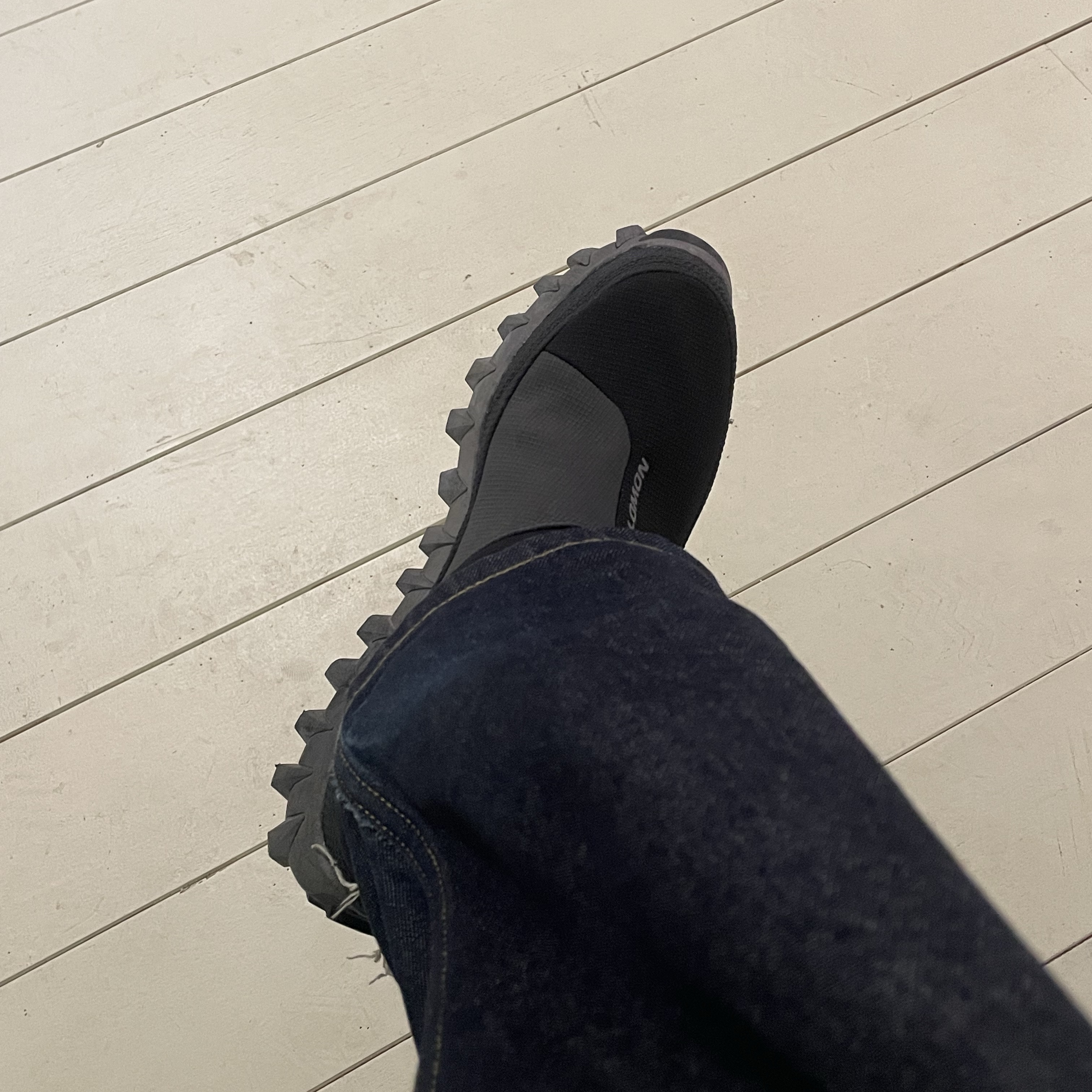 Salomon Snowclog Black Asphalt 착용 스타일 - 1