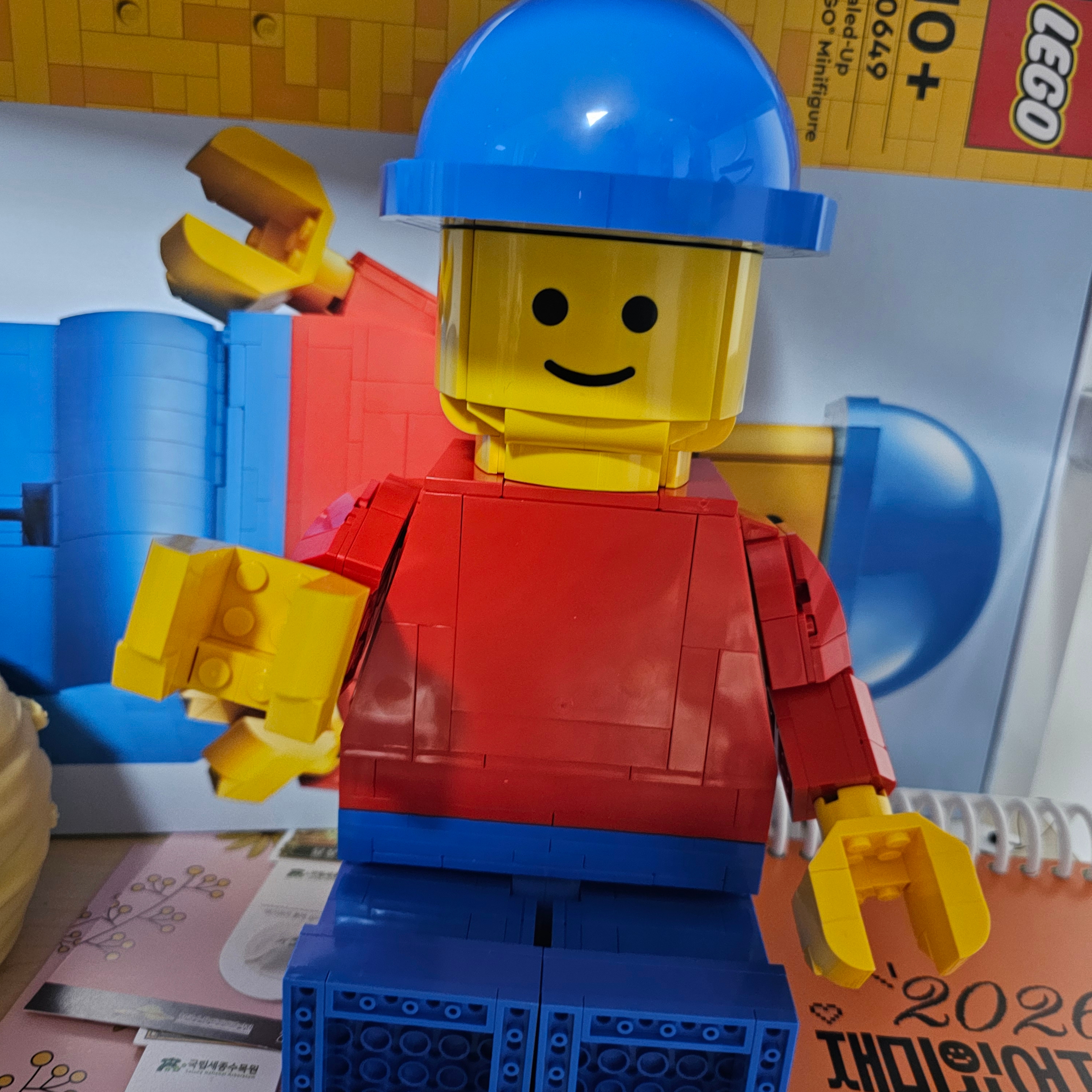 Lego Up-Scaled Lego Minifigure 착용 스타일 - 1