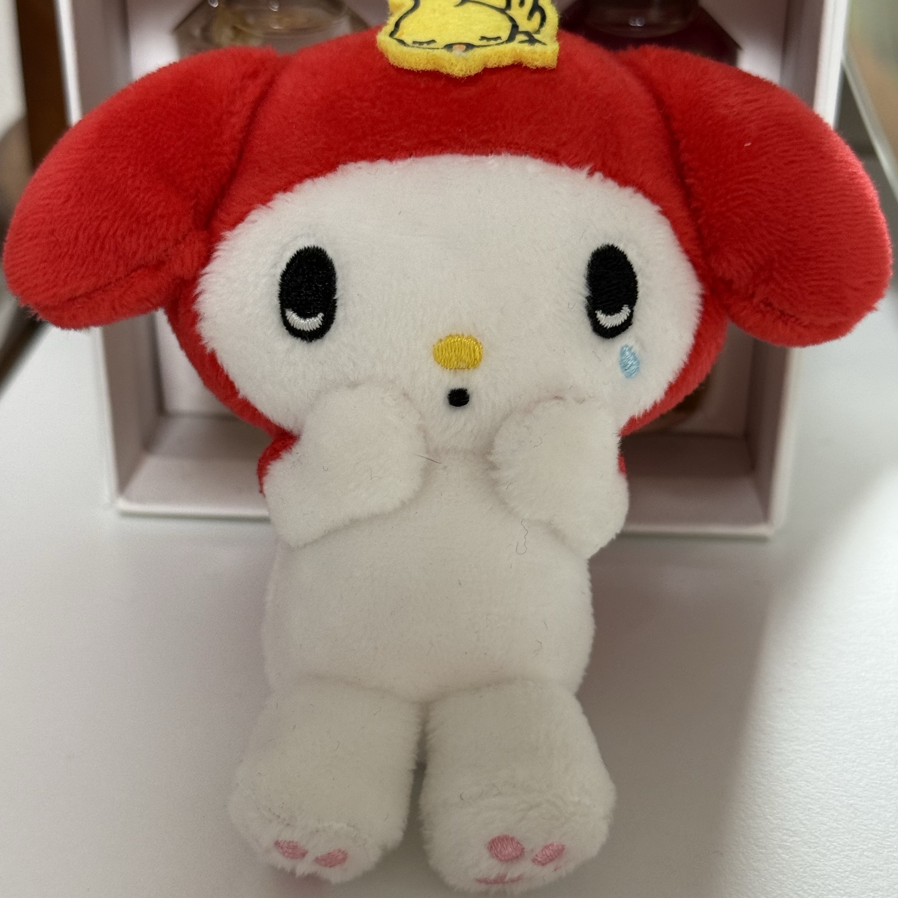 Sanrio My Melody 50th Anniversary Mascot Collection Crying Red 착용 스타일