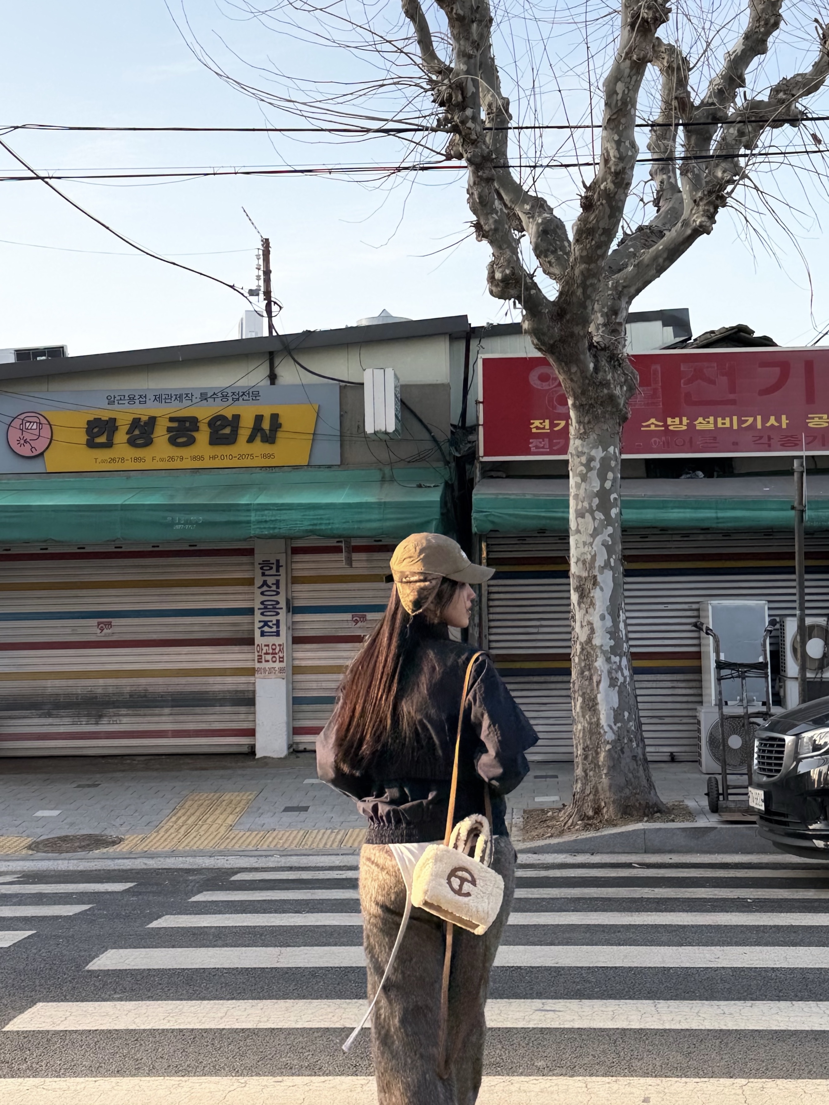 Telfar x UGG Reverse Small Shopping Bag Natural, Supreme Polartec Lined Packable Earflap Camp Cap Khaki - 25FW 착용 스타일 - 5