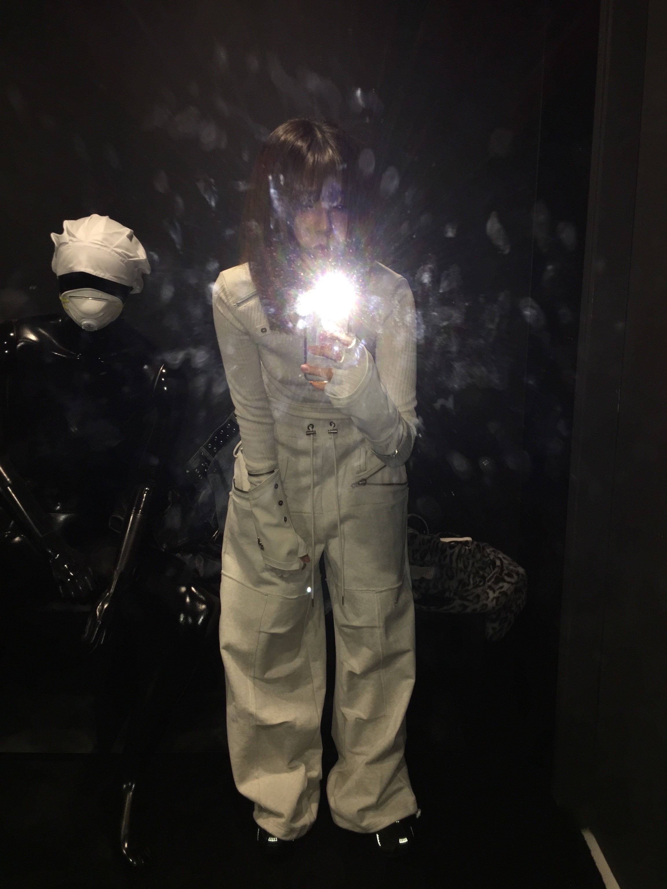 (W) bonienkiye Distressed Seam Zipper Pants Oatmeal, (W) bonienkiye Detachable Zipper Leather Top Ivory 착용 스타일 - 1