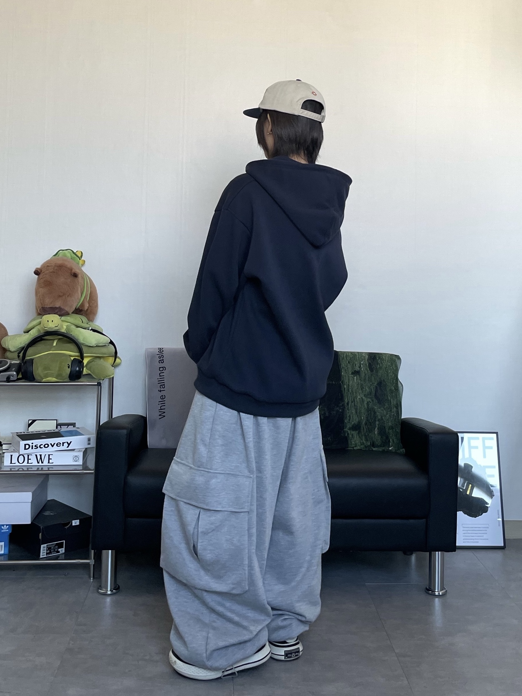 Hello Sunrise 90s Logo 6Panel Cap Beige & Navy 착용 스타일 - 10
