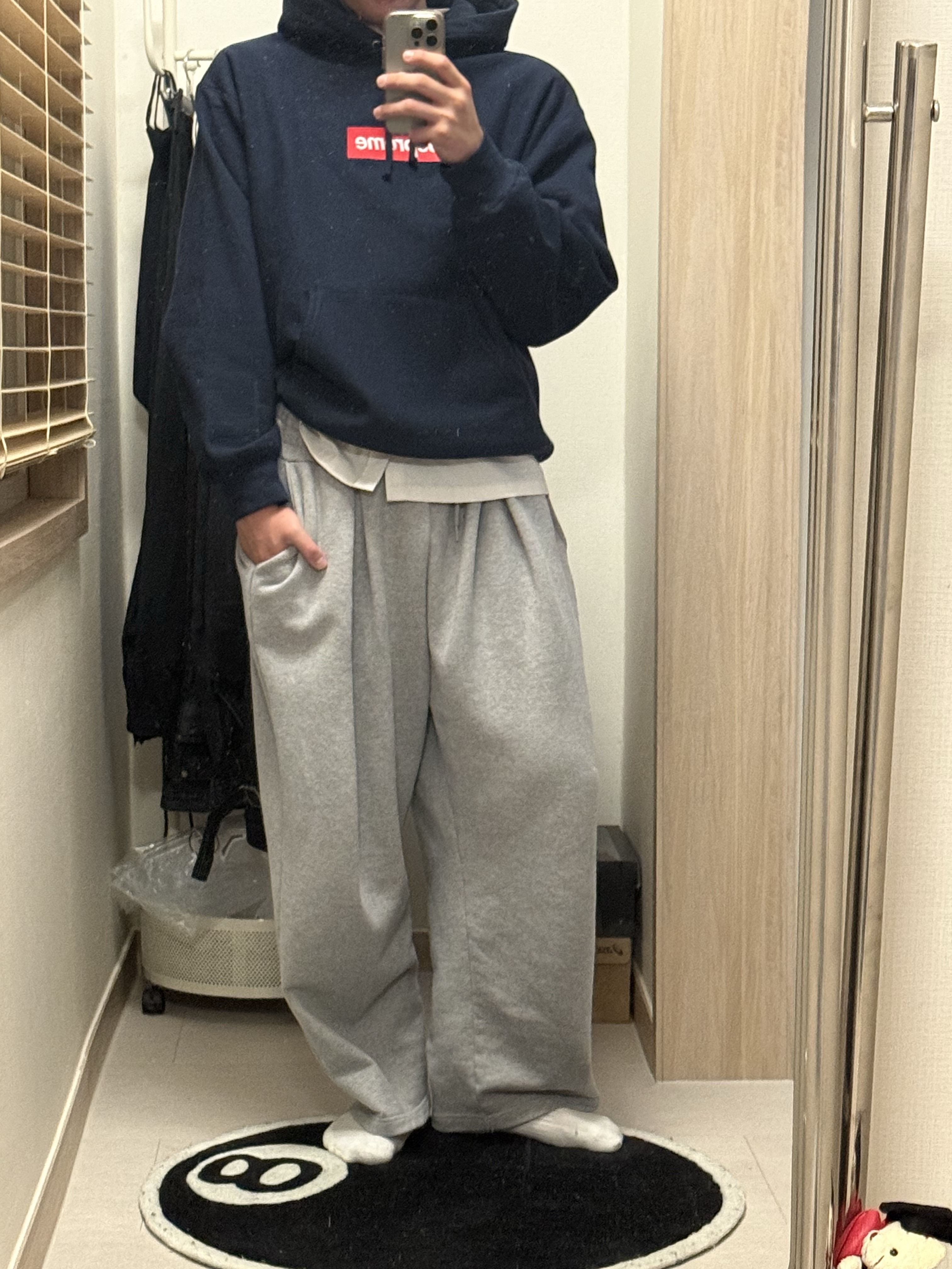 Supreme Box Logo Hooded Sweatshirt Navy - 24FW 착용 스타일 - 2