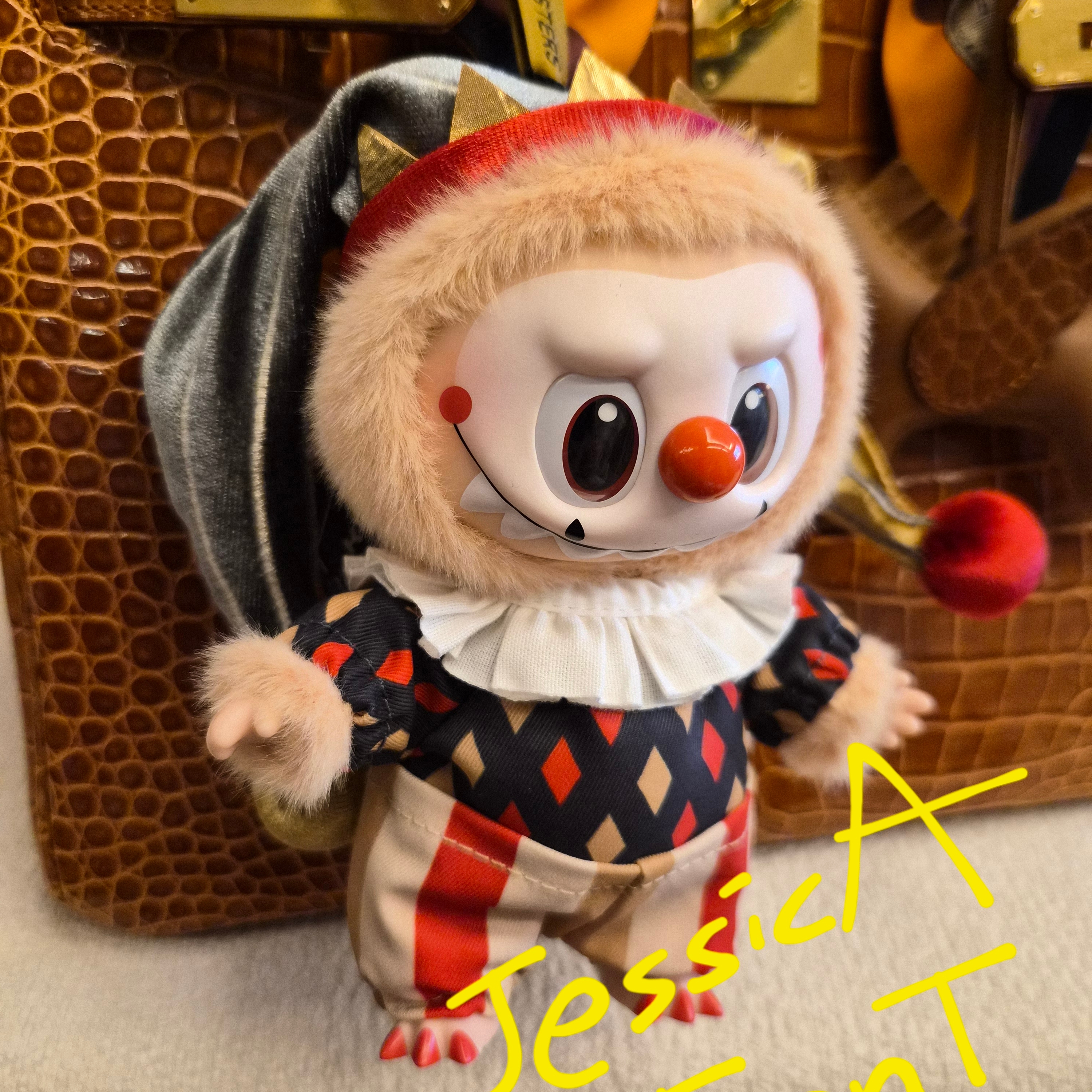 Pop Mart Why So Serious Series Vinyl Plush Pendant Moonlit Mask (Opened Case) 착용 스타일