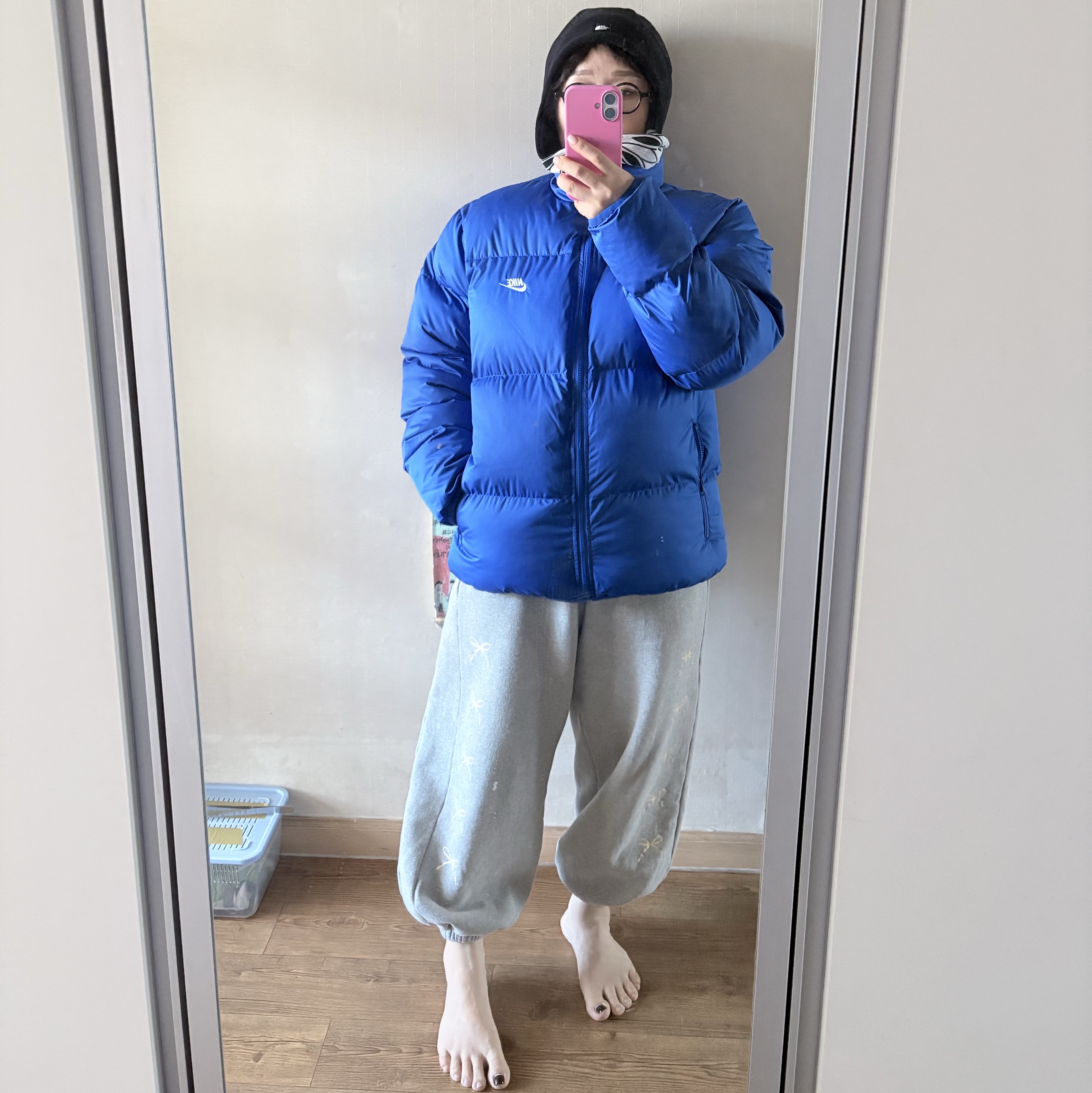Nike NSW Puffer Jacket Game Royal White - Asia, Subu Packble Sandal Cream Snow Dot 착용 스타일 - 2