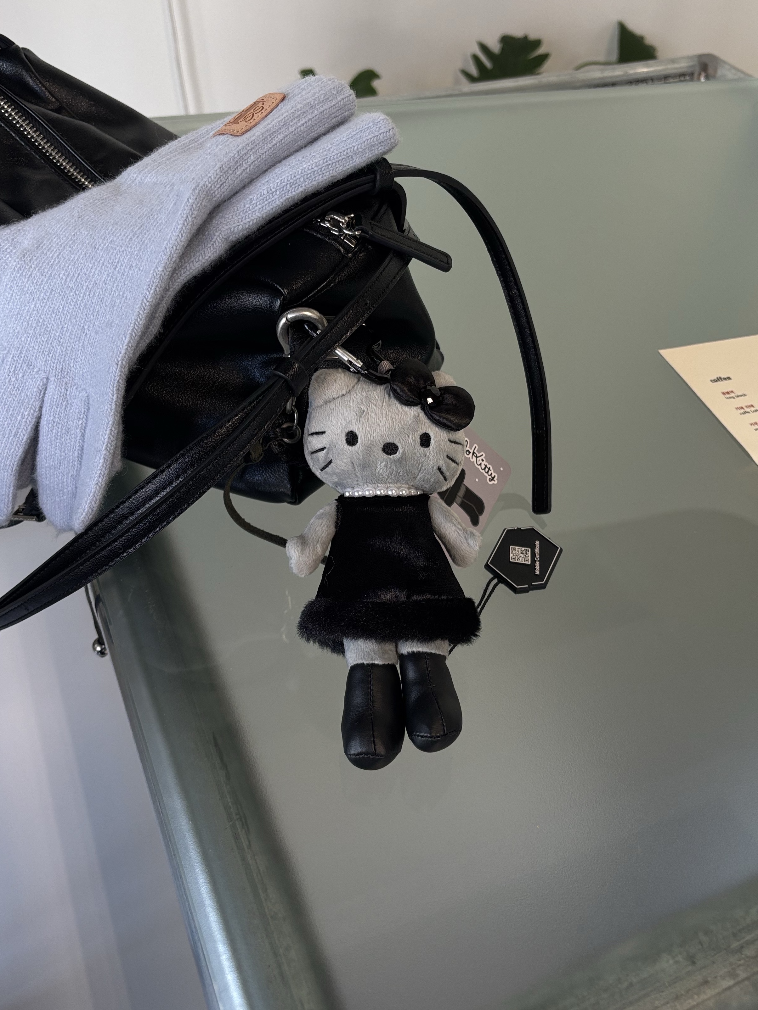 Sanrio Hello Kitty Black Angel Collection Style Up Mascot Dress Gray 착용 스타일
