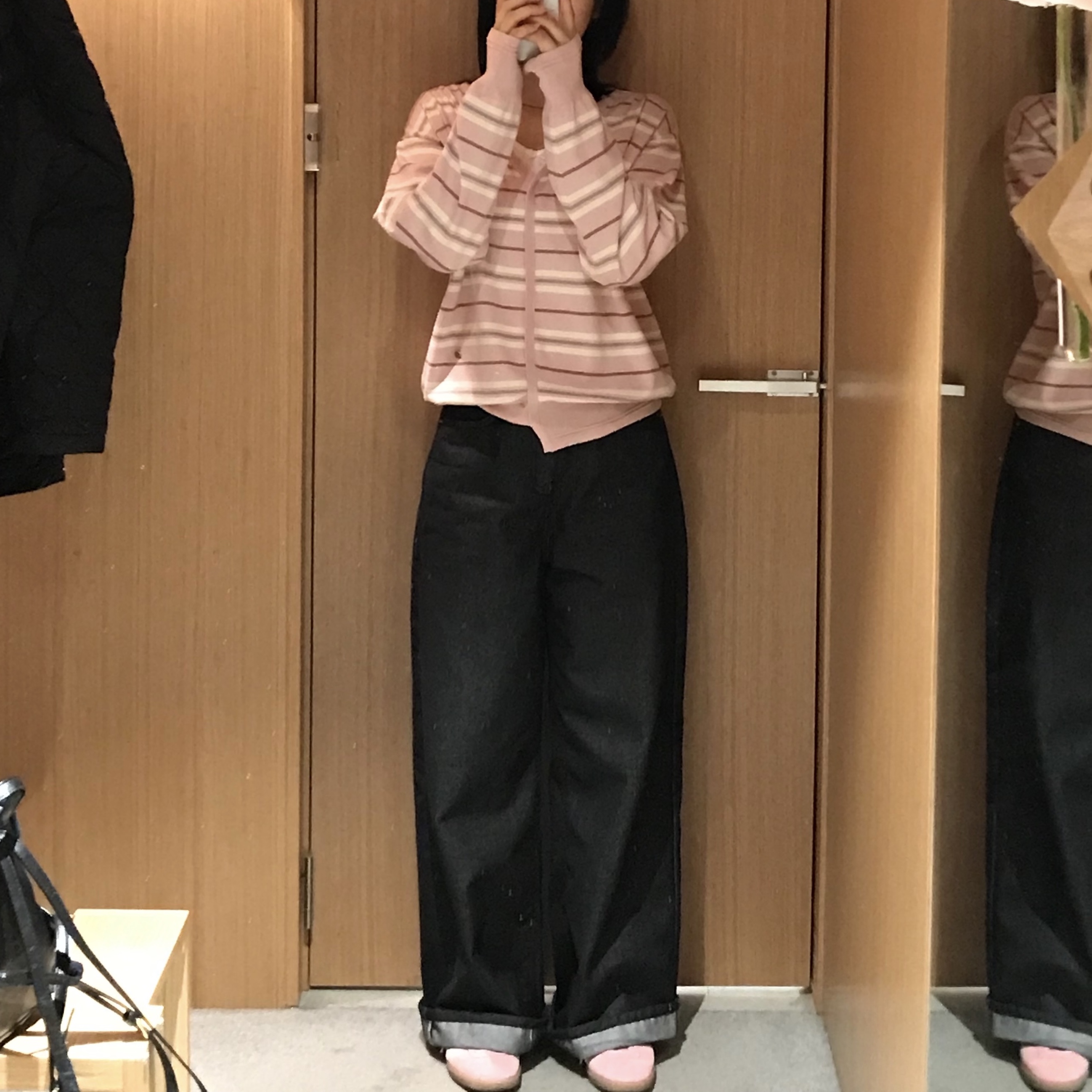 Adidas Bermuda Glow Pink 착용 스타일 - 4