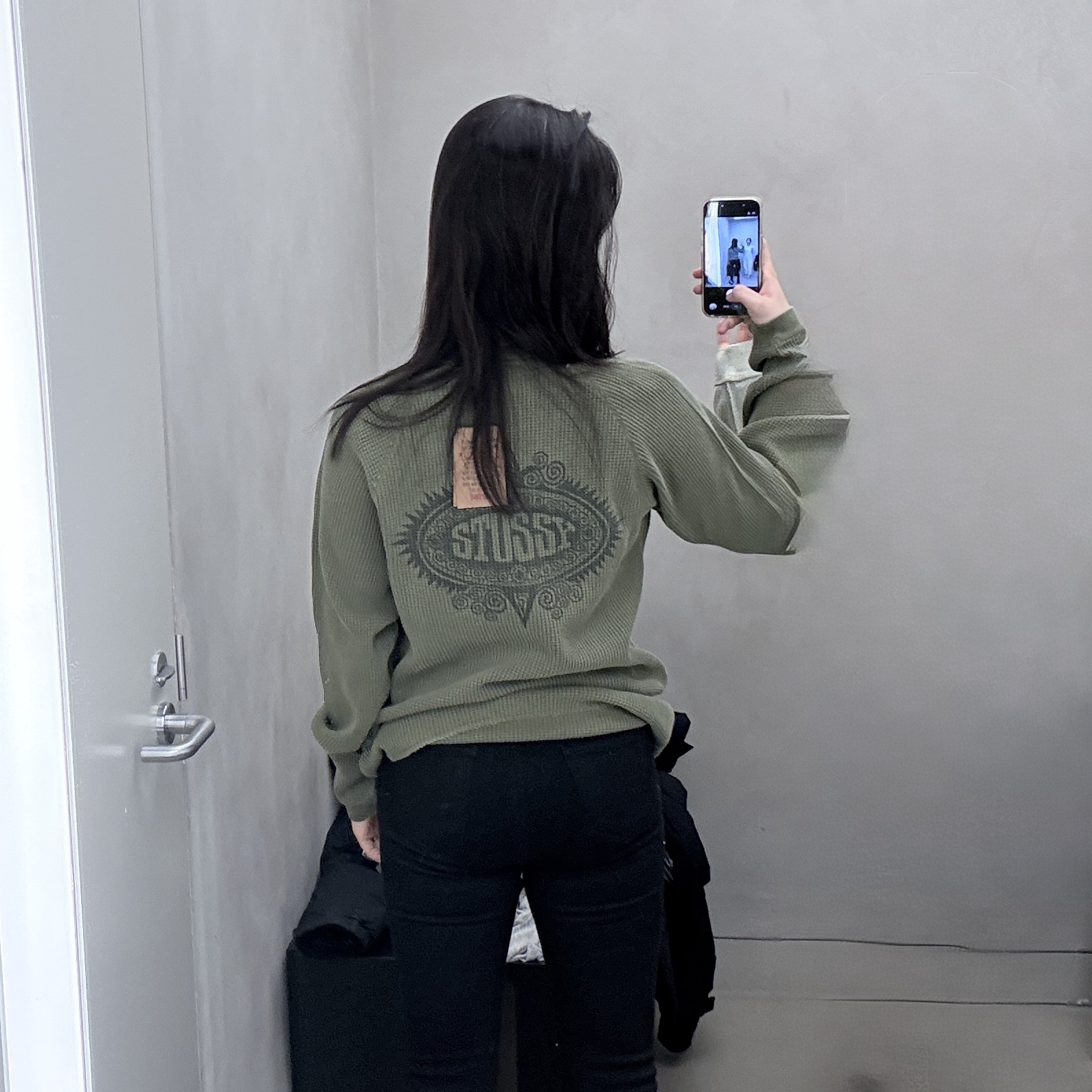 Stussy Mantra Raglan Thermal Olive 착용 스타일
