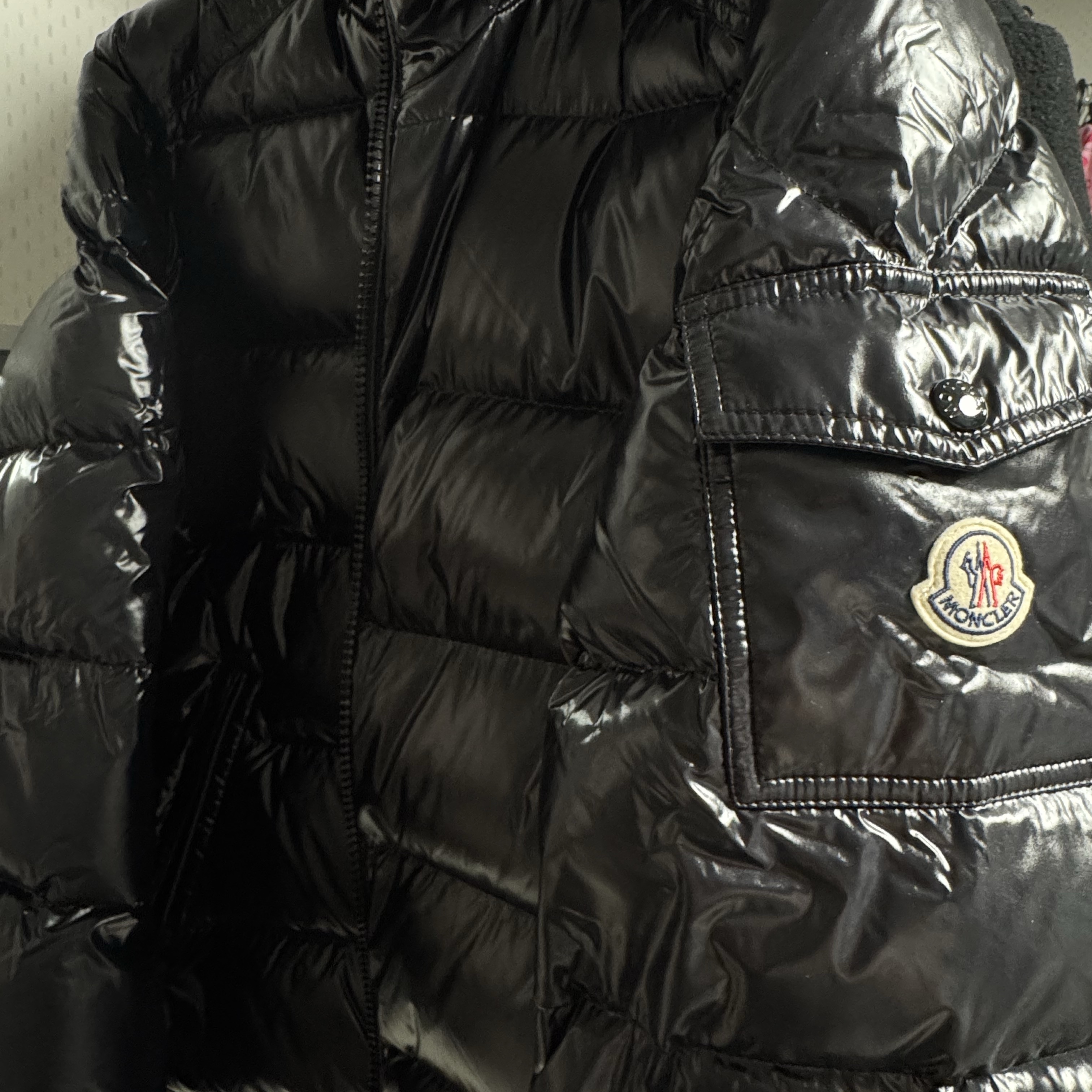 Moncler Maya Hooded Short Down Jacket Black - 25FW 착용 스타일
