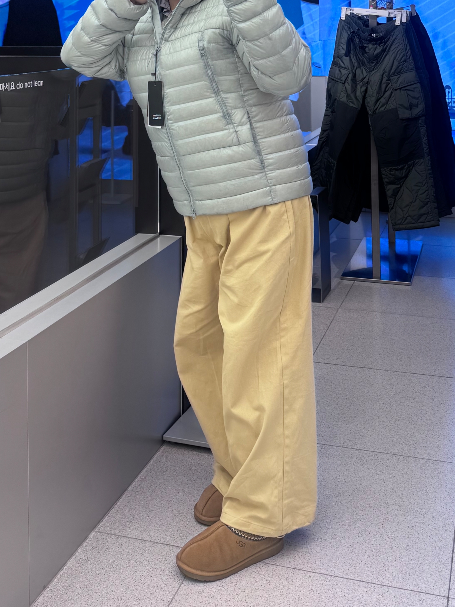 UGG Tasman II Slipper Chestnut, Musinsa Standard City Leisure Sheer Ripstop Hooded Light Down Jacket Cloudy Blue 착용 스타일