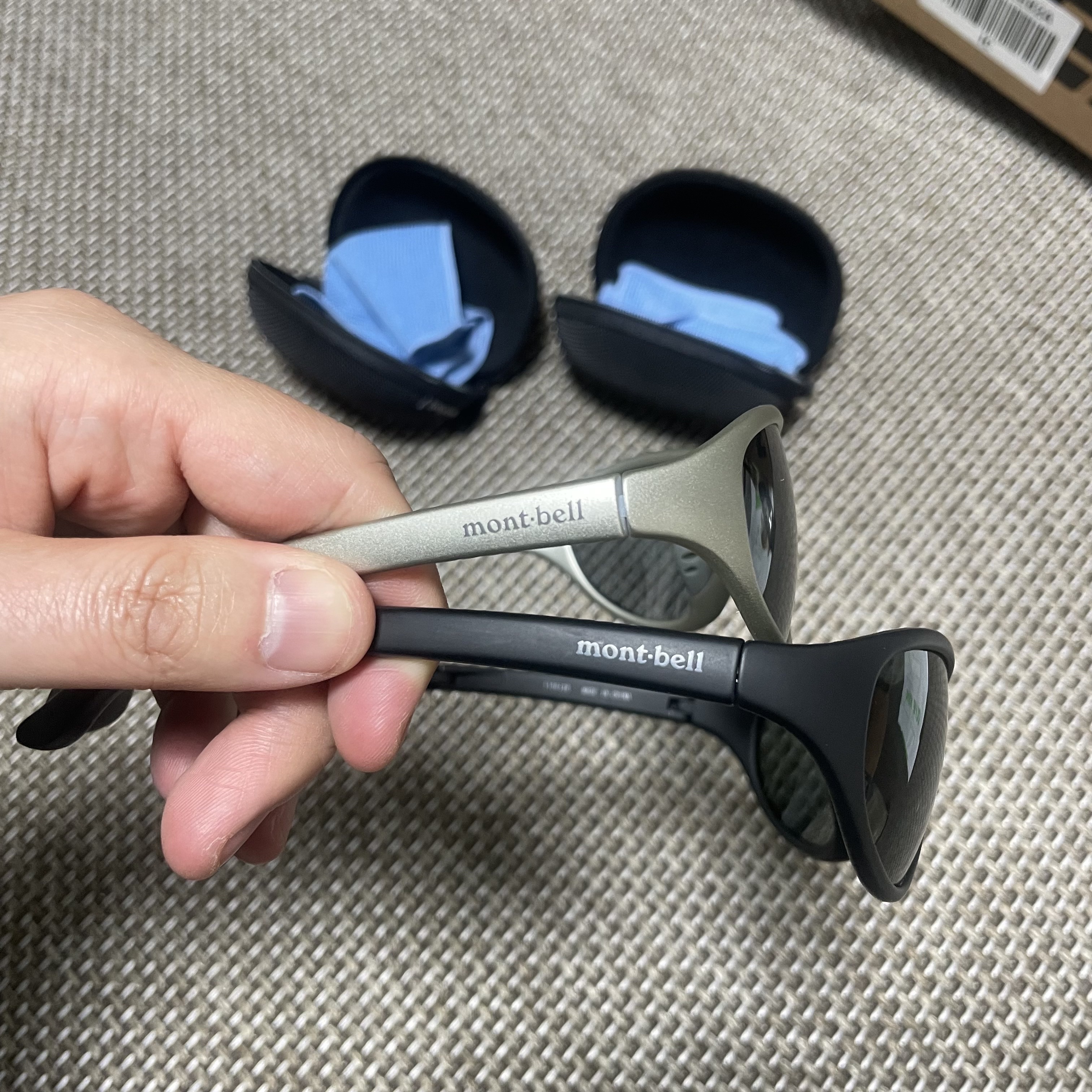 Montbell Trekking Glasses Silver Metallic Light Grey 착용 스타일 - 1