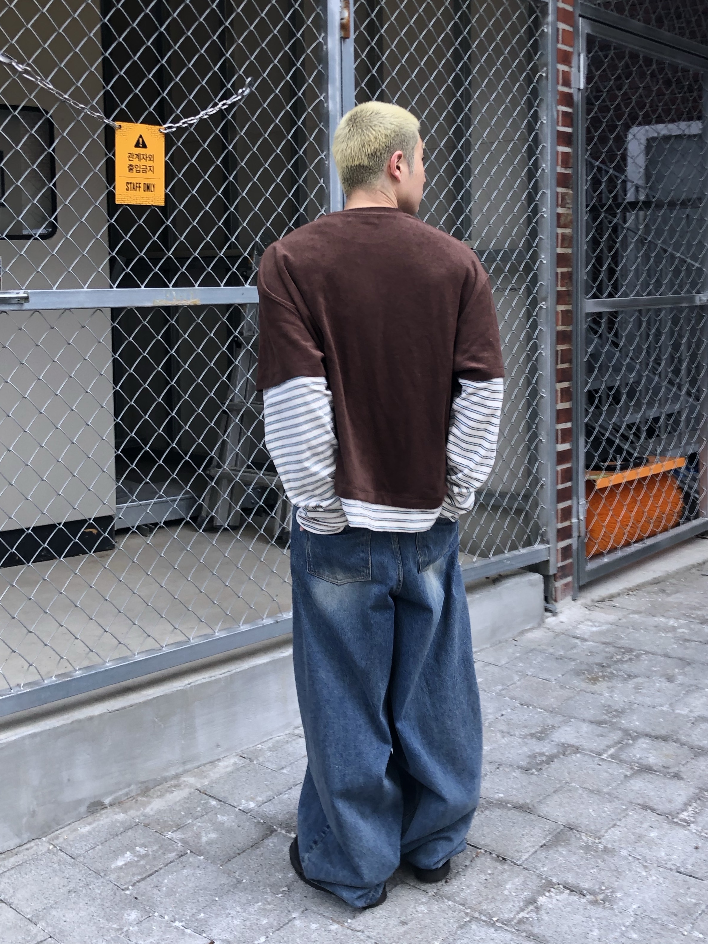 Nonnod Terry Layered T-shirts Brown 착용 스타일 - 3