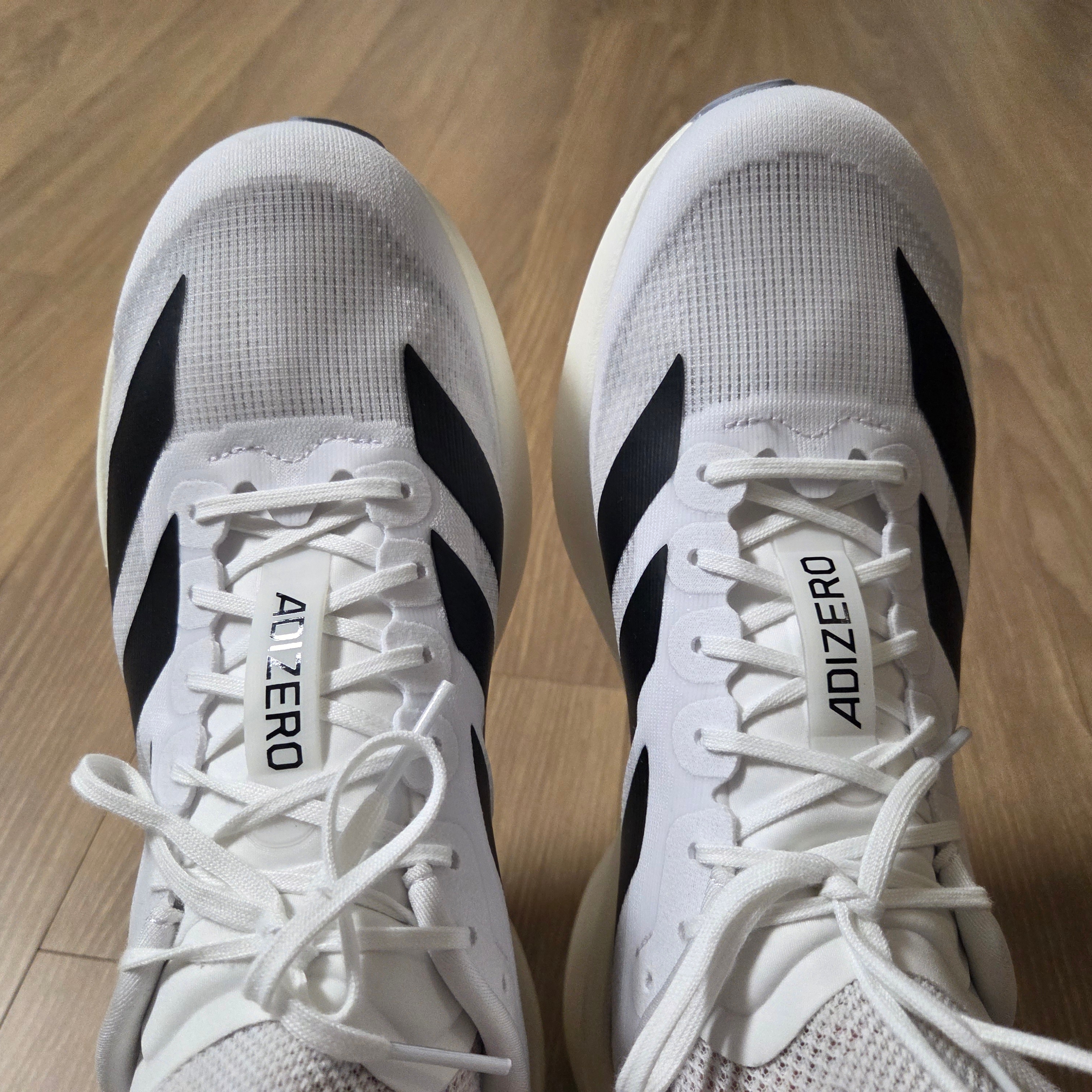 Adidas Adizero EVO SL Cloud White Core Black 착용 스타일