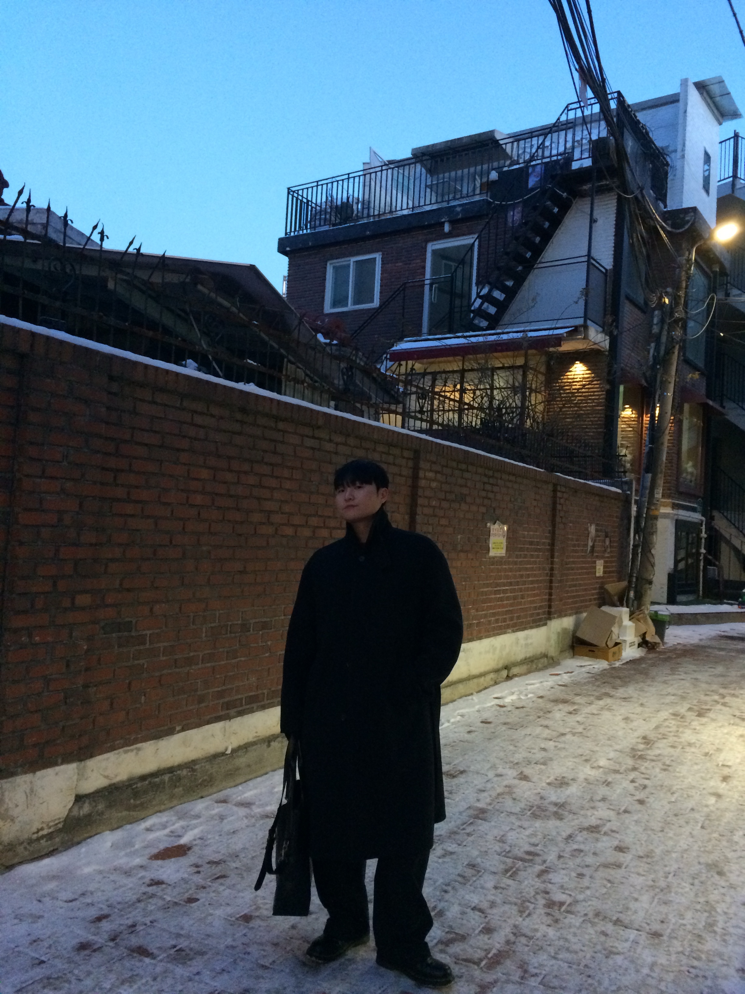 Customellow Cashmere Blended Oversized Fit Balmacaan Coat Black, Dr. Martens 1461 Smooth Black 착용 스타일 - 2
