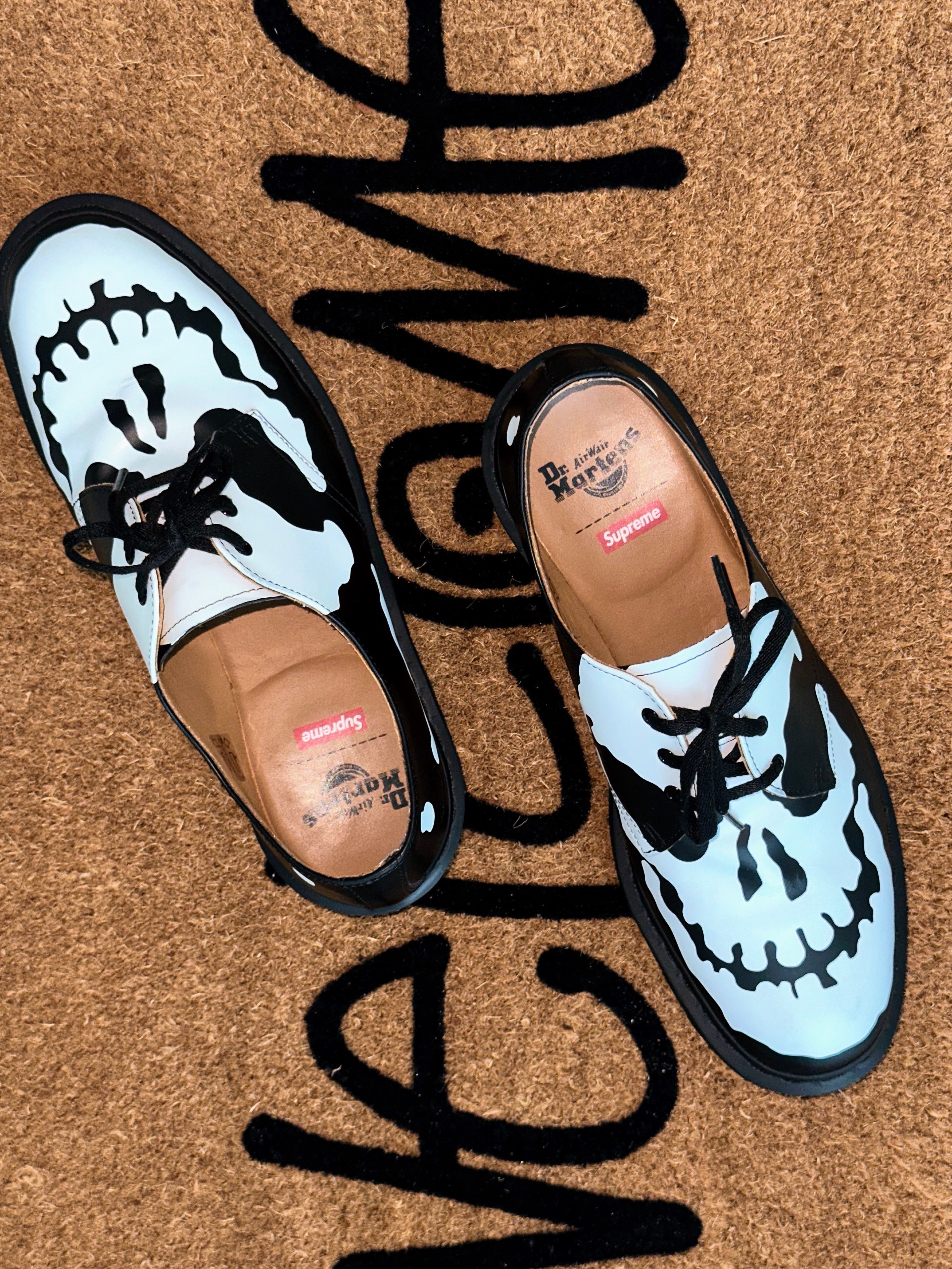 Stussy Welcome Mat Cocoa 착용 스타일