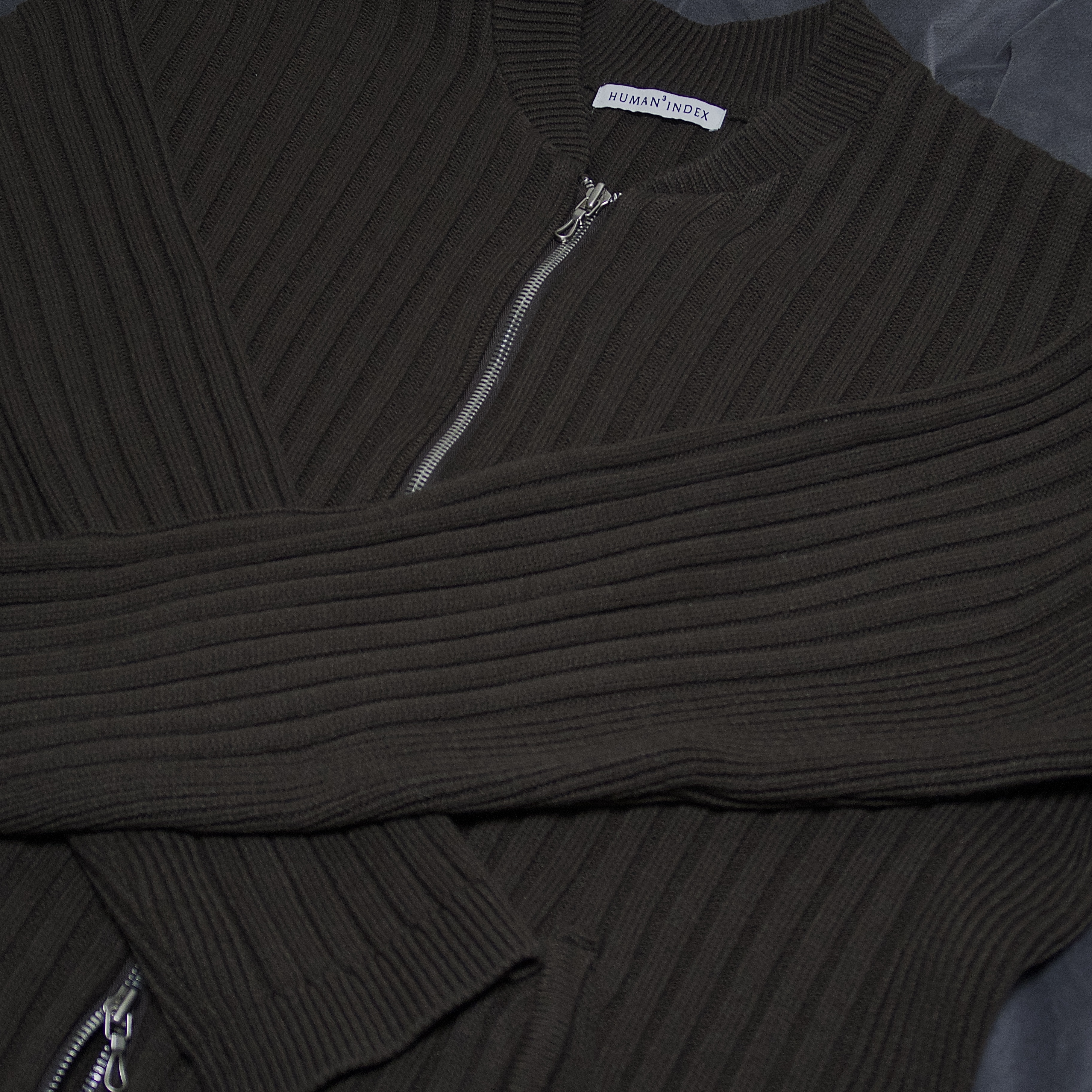 Polyteru Human Index Human Knit Zip Up Mocha Brown 착용 스타일 - 9