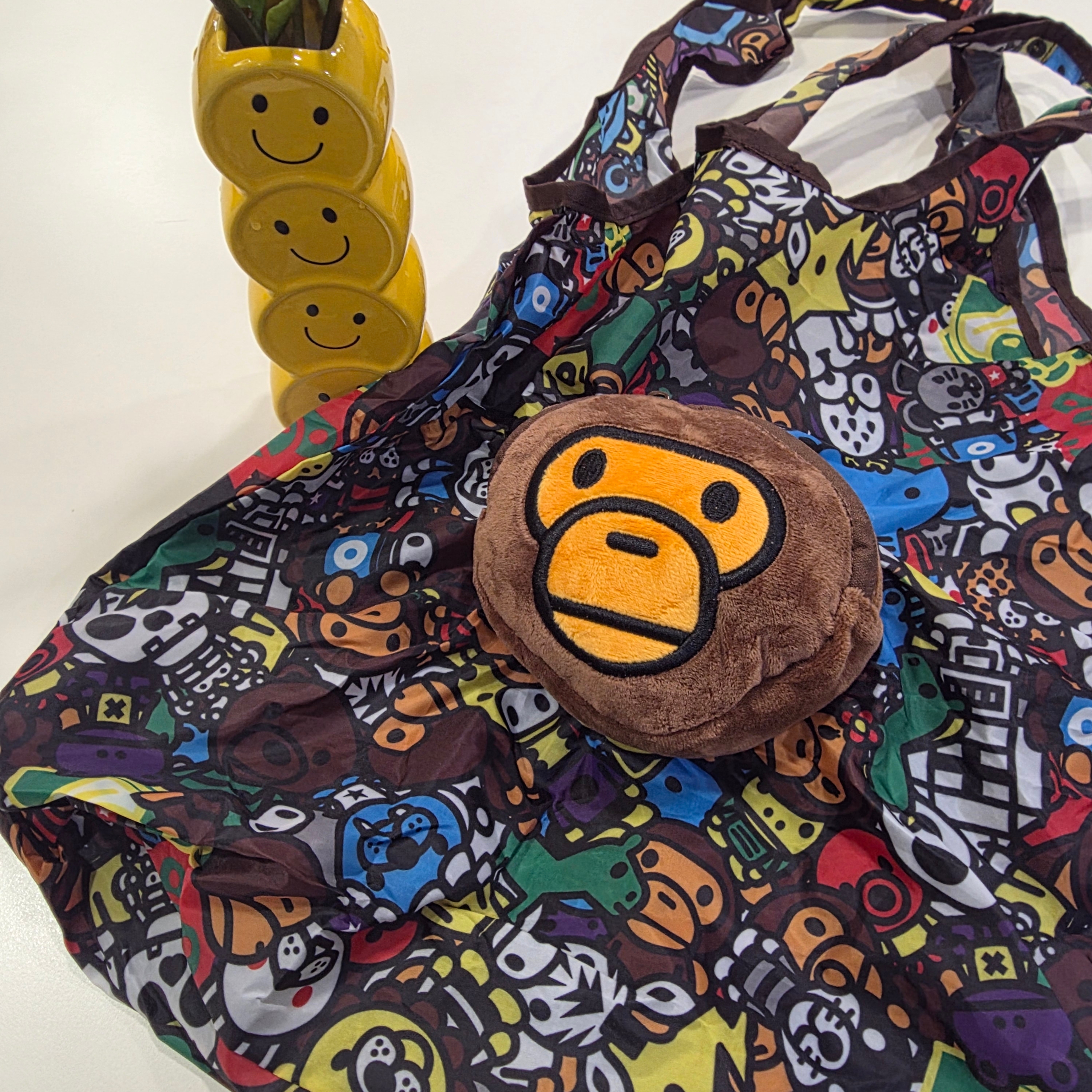 Starbucks x BAPE Baby Milo Foldable Bag 착용 스타일 - 1