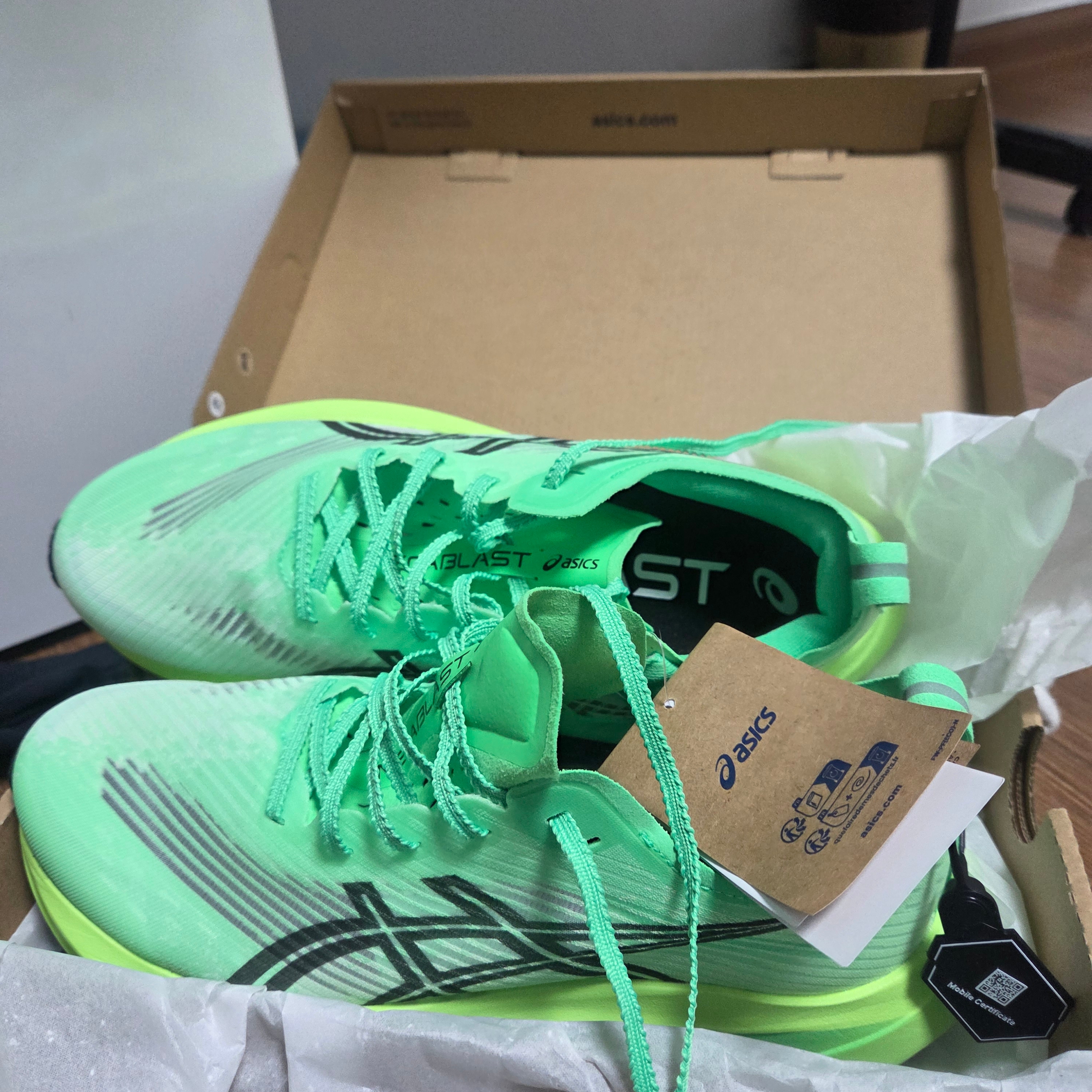 Asics Megablast Vital Green Black 착용 스타일