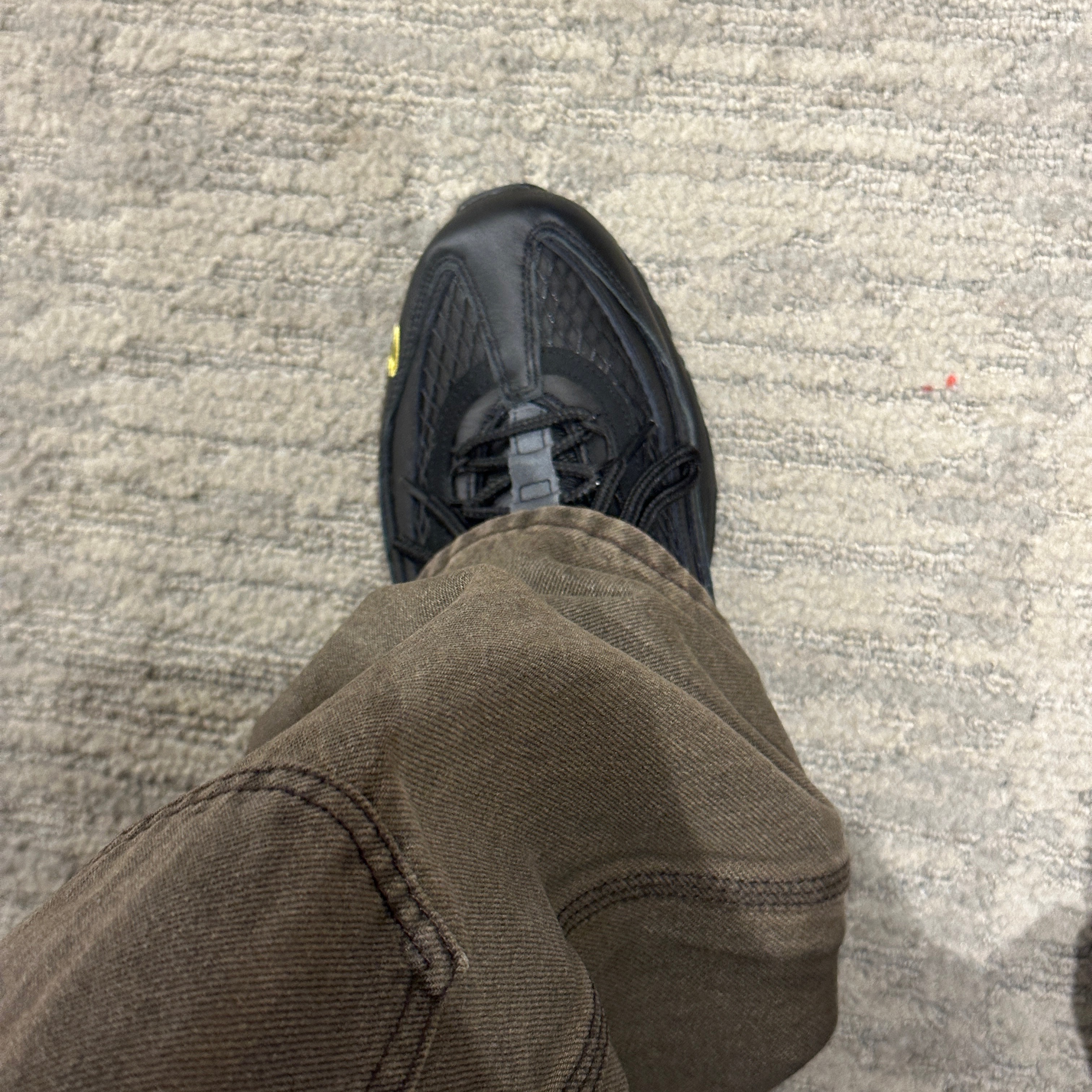 Nike x Corteiz Air Max 95 Black and Tour Yellow 착용 스타일