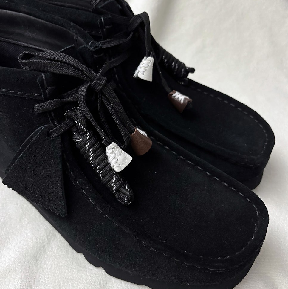 Clarks Wallabee Boot GTX Black 착용 스타일 - 1