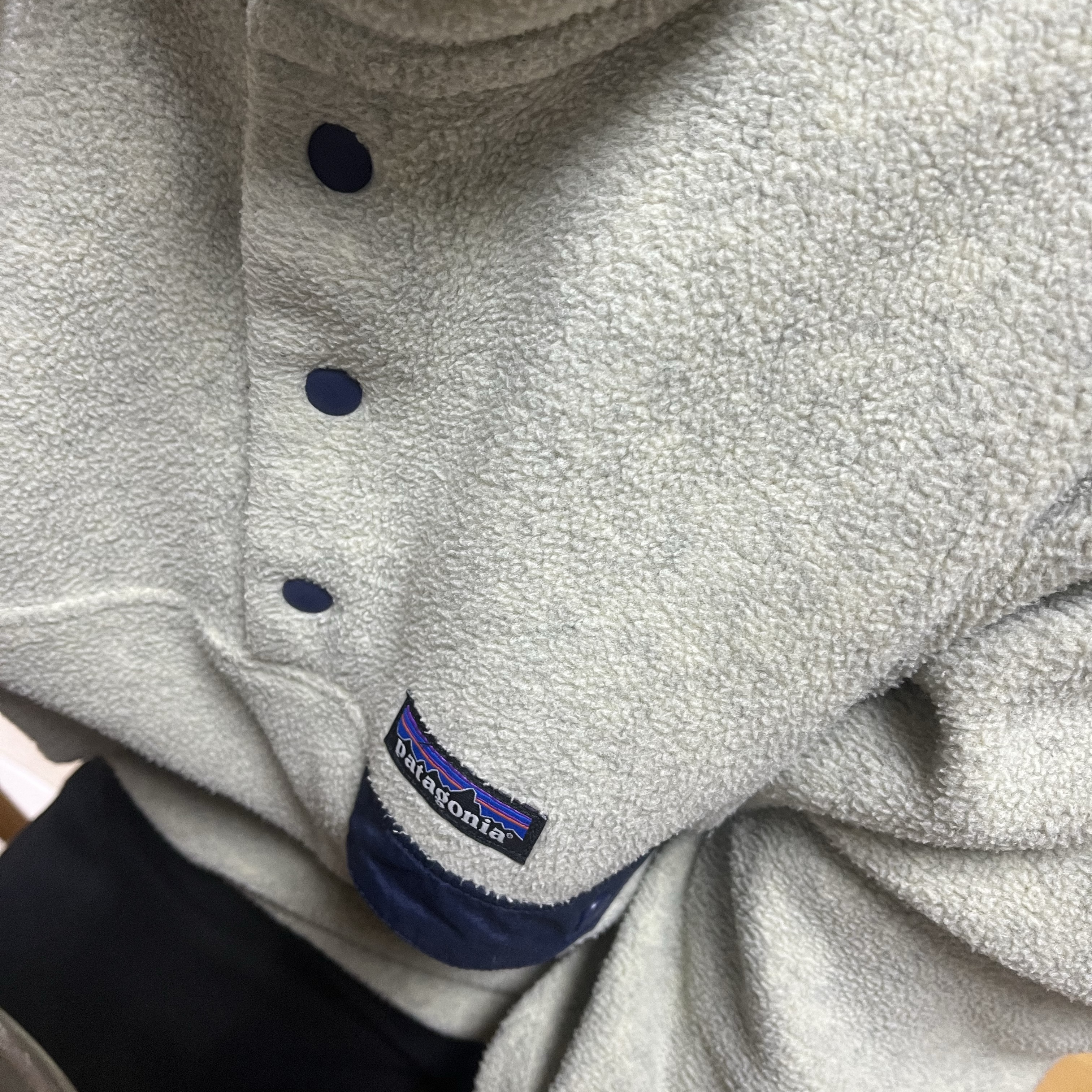Patagonia Lightweight Synchilla Snap-T Fleece Pullover Oatmeal Heather/Smolder Blue/New Navy 착용 스타일