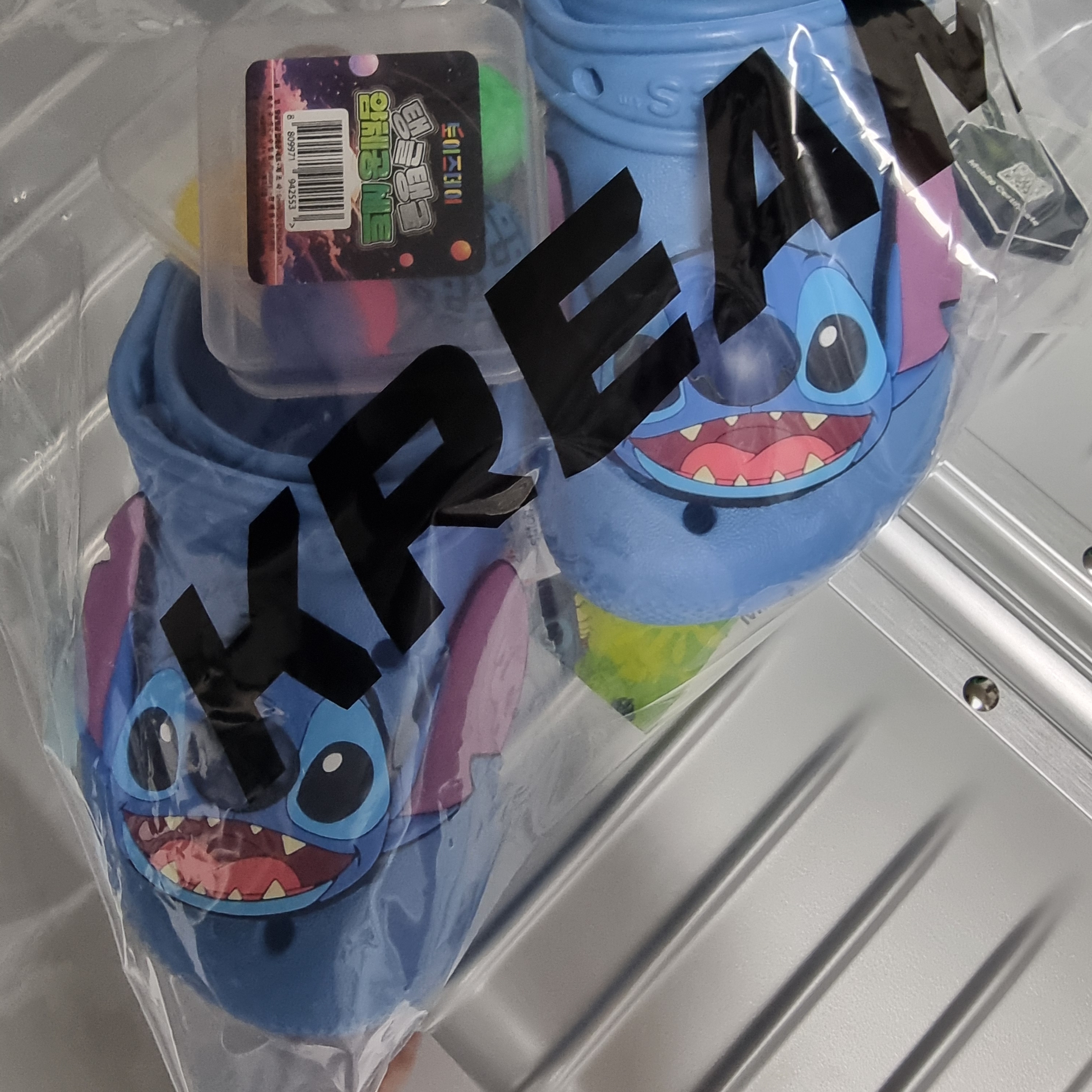 (Kids) Crocs x Stitch Classic Clog Oxygen 착용 스타일