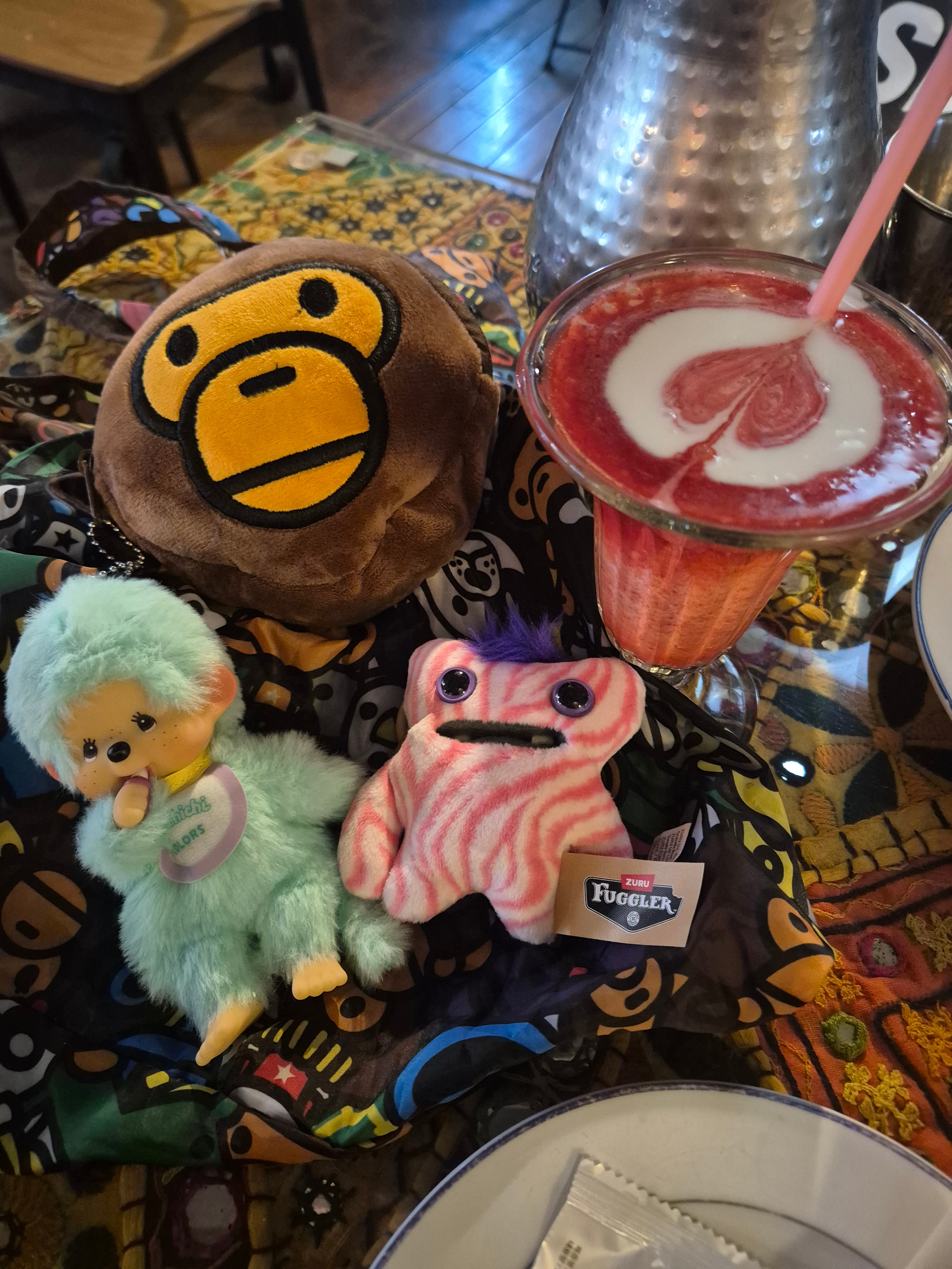 Starbucks x BAPE Baby Milo Foldable Bag, Fuggler Baby Wide Weirdo Keyring Pink 착용 스타일