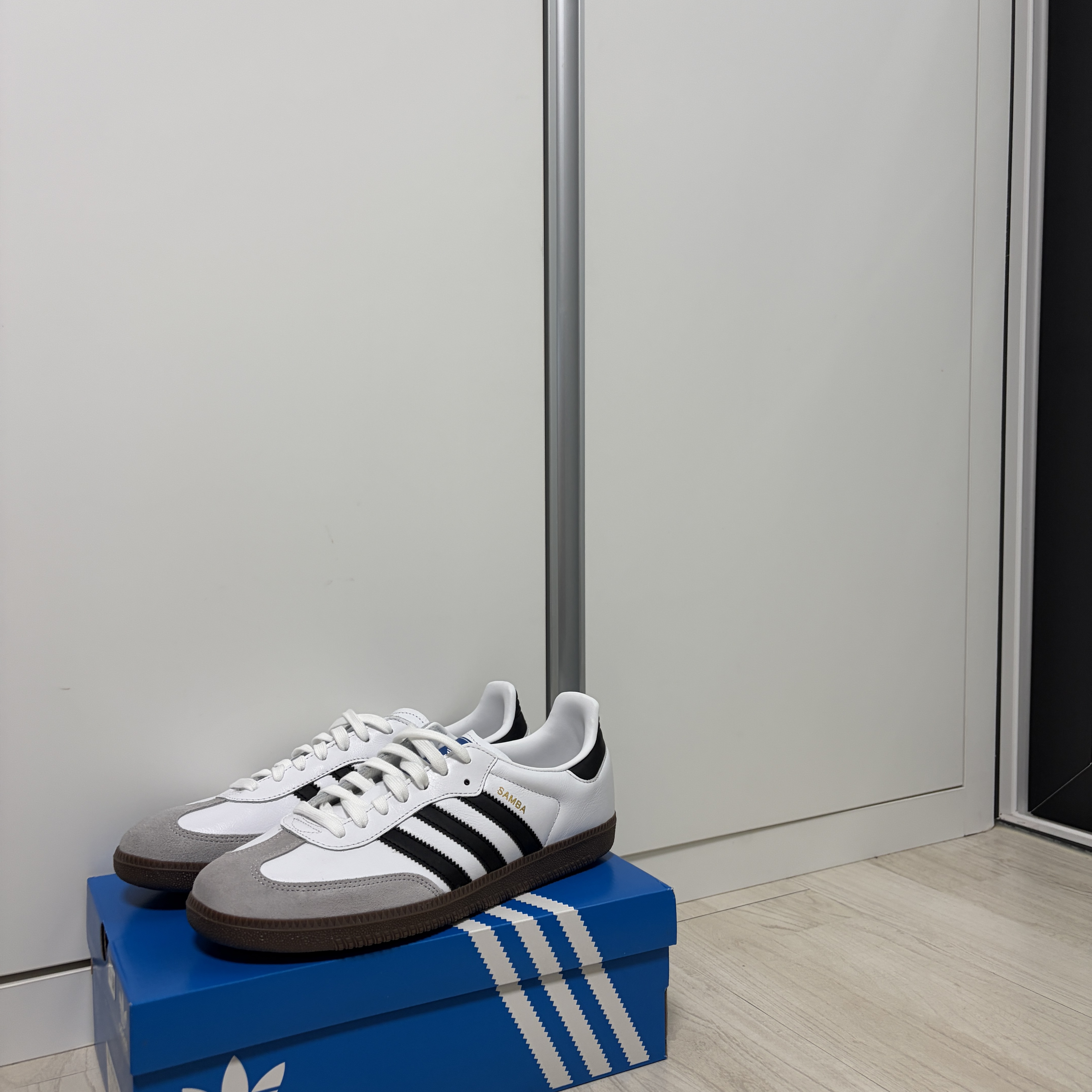 Adidas Samba OG Cloud White 착용 스타일 - 2