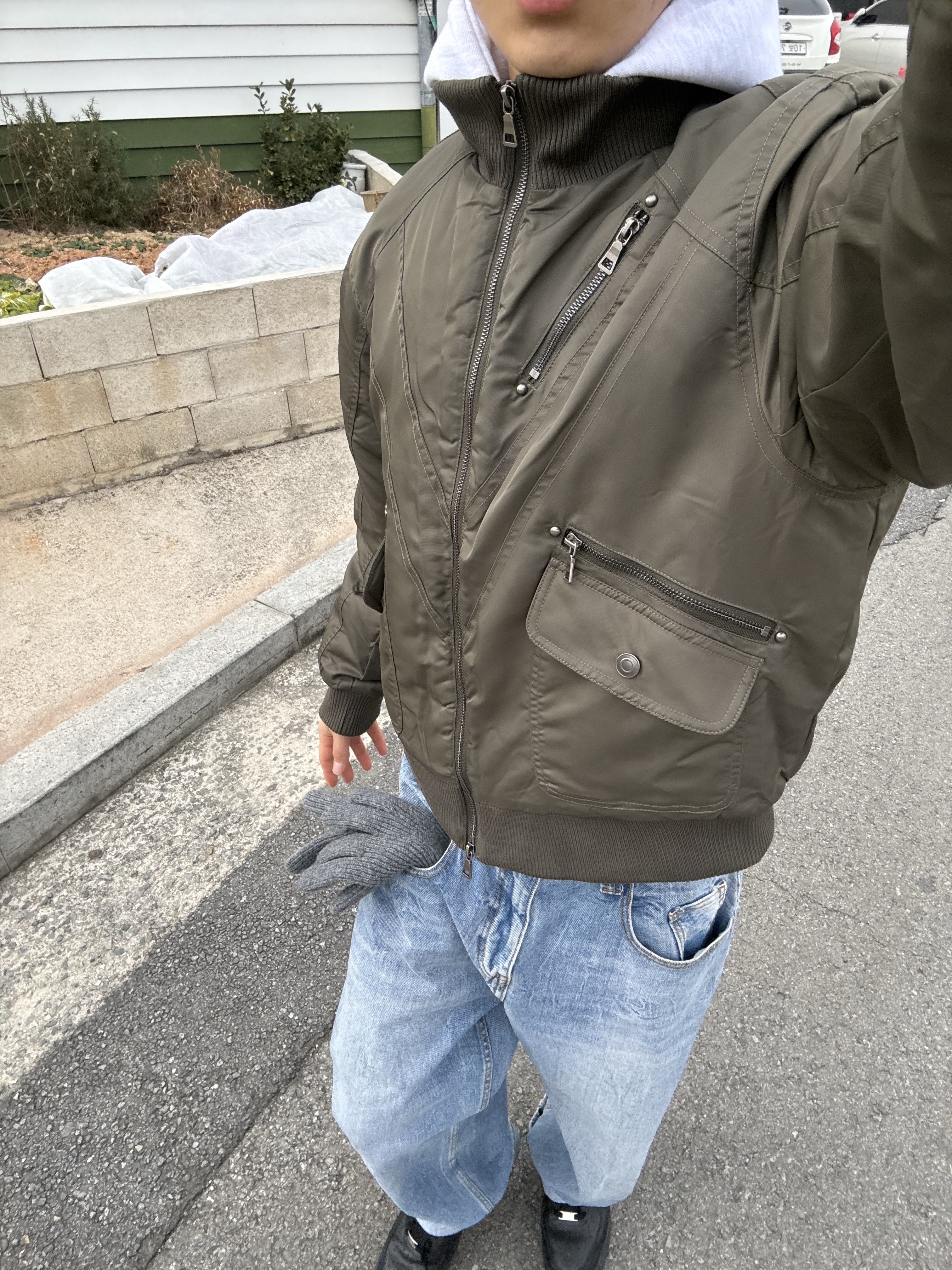 DANDEL cropped studded MA-1 jacket (カーキ) MUSINSA公式 | DANDEL DD cropped studded MA-1 jacket (KHAKI)