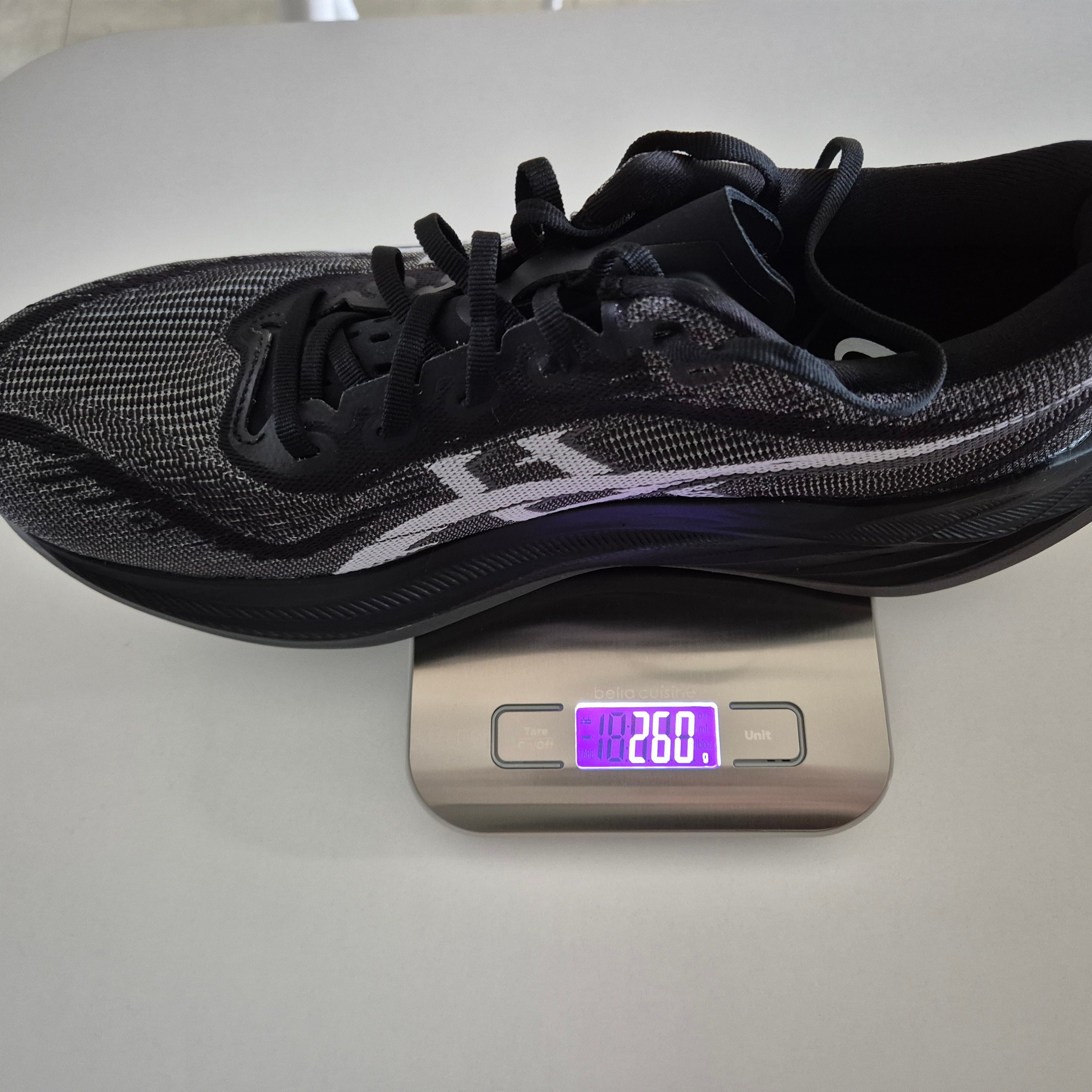 Asics Superblast 2 Black White 착용 스타일 - 2