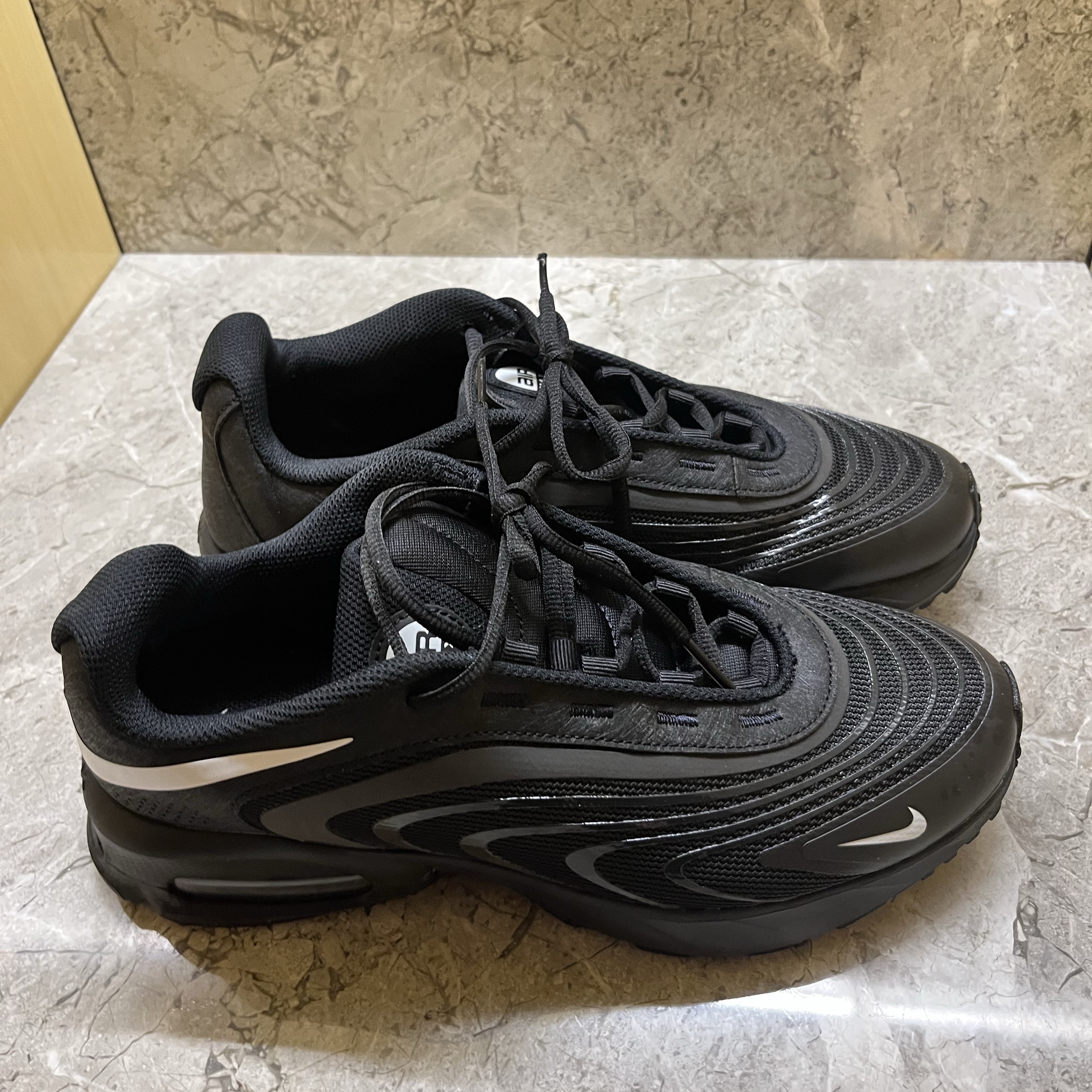 Nike Air Max Fire Black White 착용 스타일 - 2
