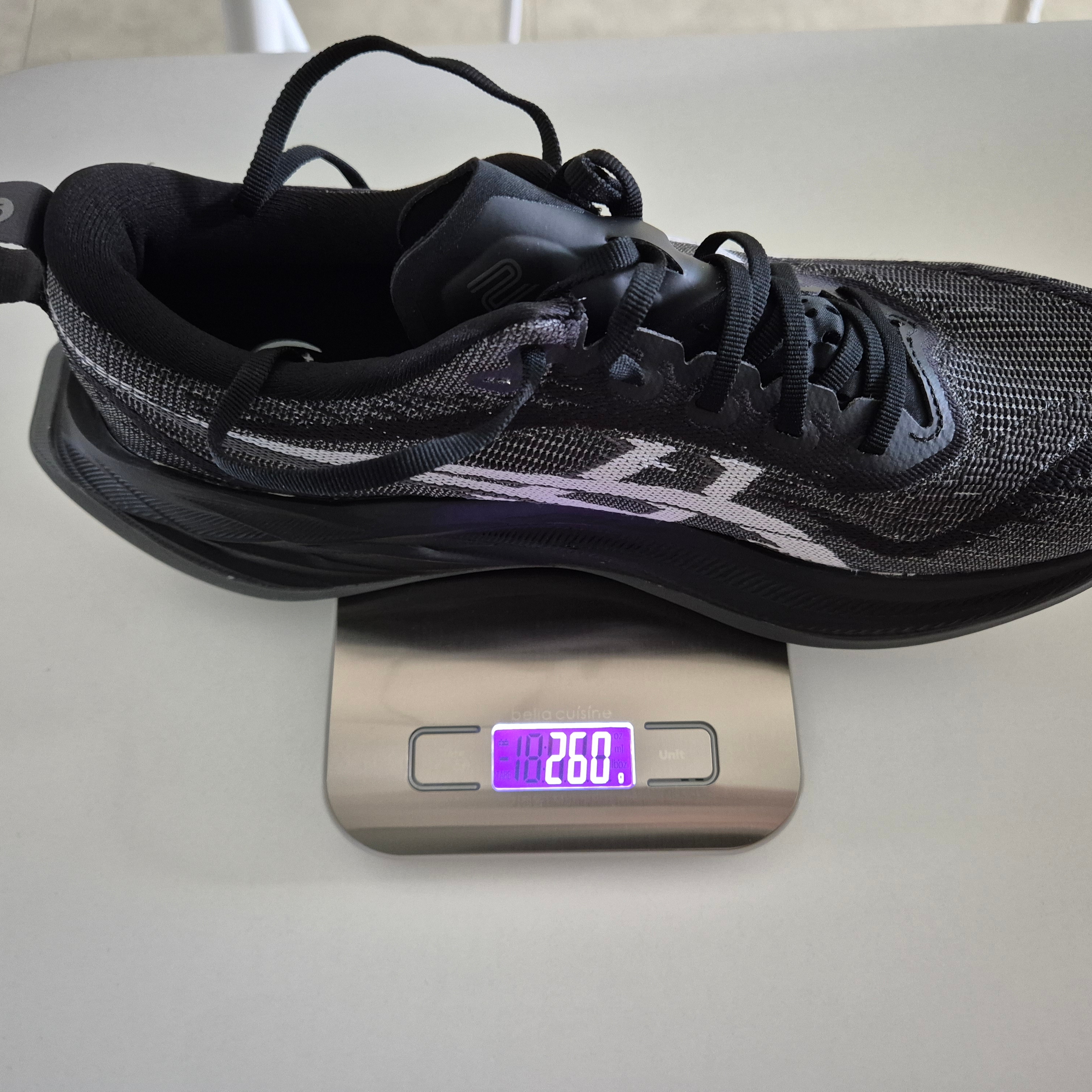 Asics Superblast 2 Black White 착용 스타일 - 3