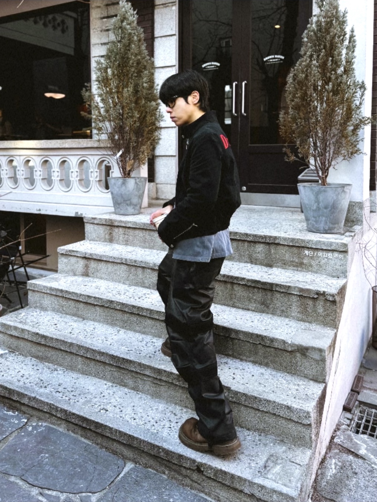 farfromwhat far layered work pants_black, Ray-Ban Balorama Shiny Black Frame Grey Blue Light Filter Lense 착용 스타일 - 3
