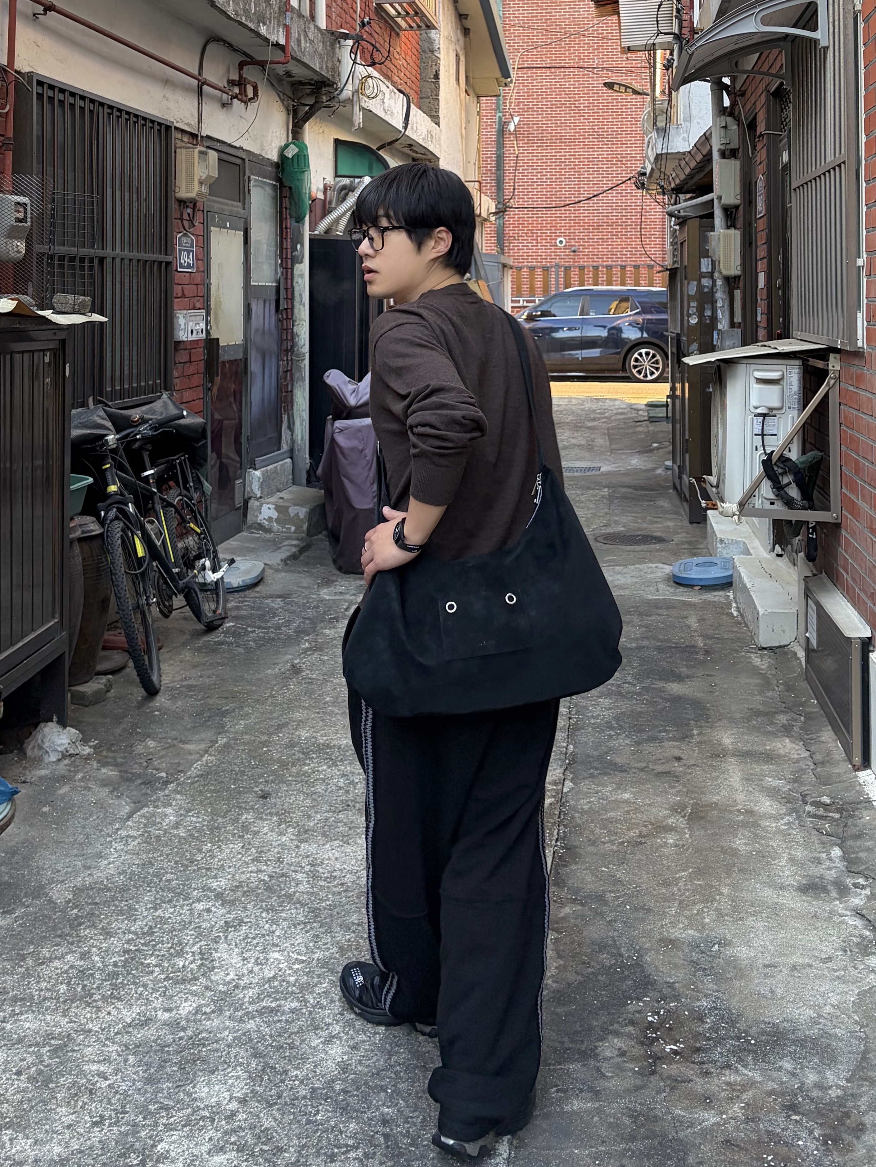noun Track Sweat Pants Black, Salomon x MM6 Maison Margiela XT-4 Mule Black 착용 스타일 - 1