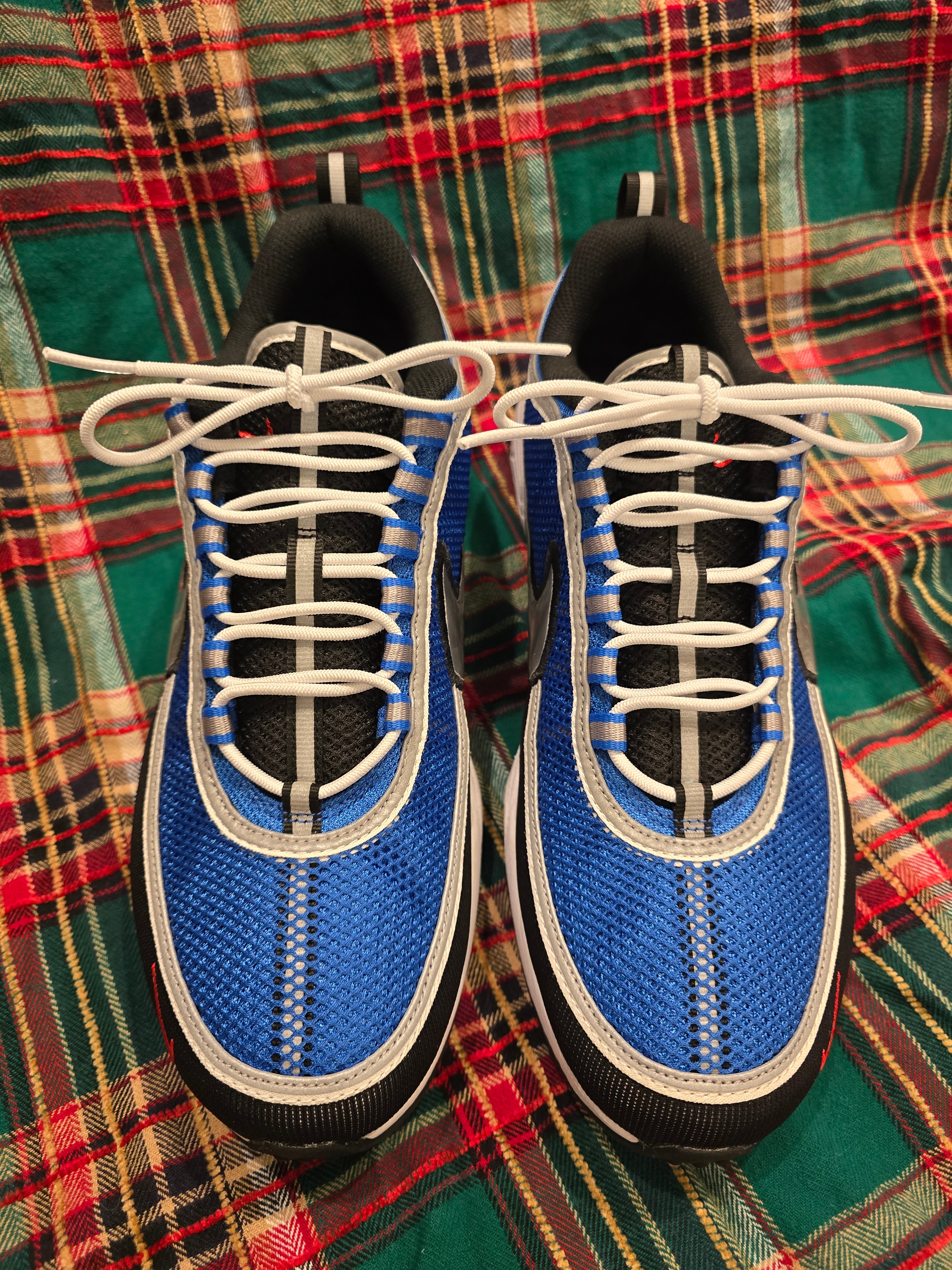 Nike Air Zoom Spiridon Black and Signal Blue 착용 스타일 - 2