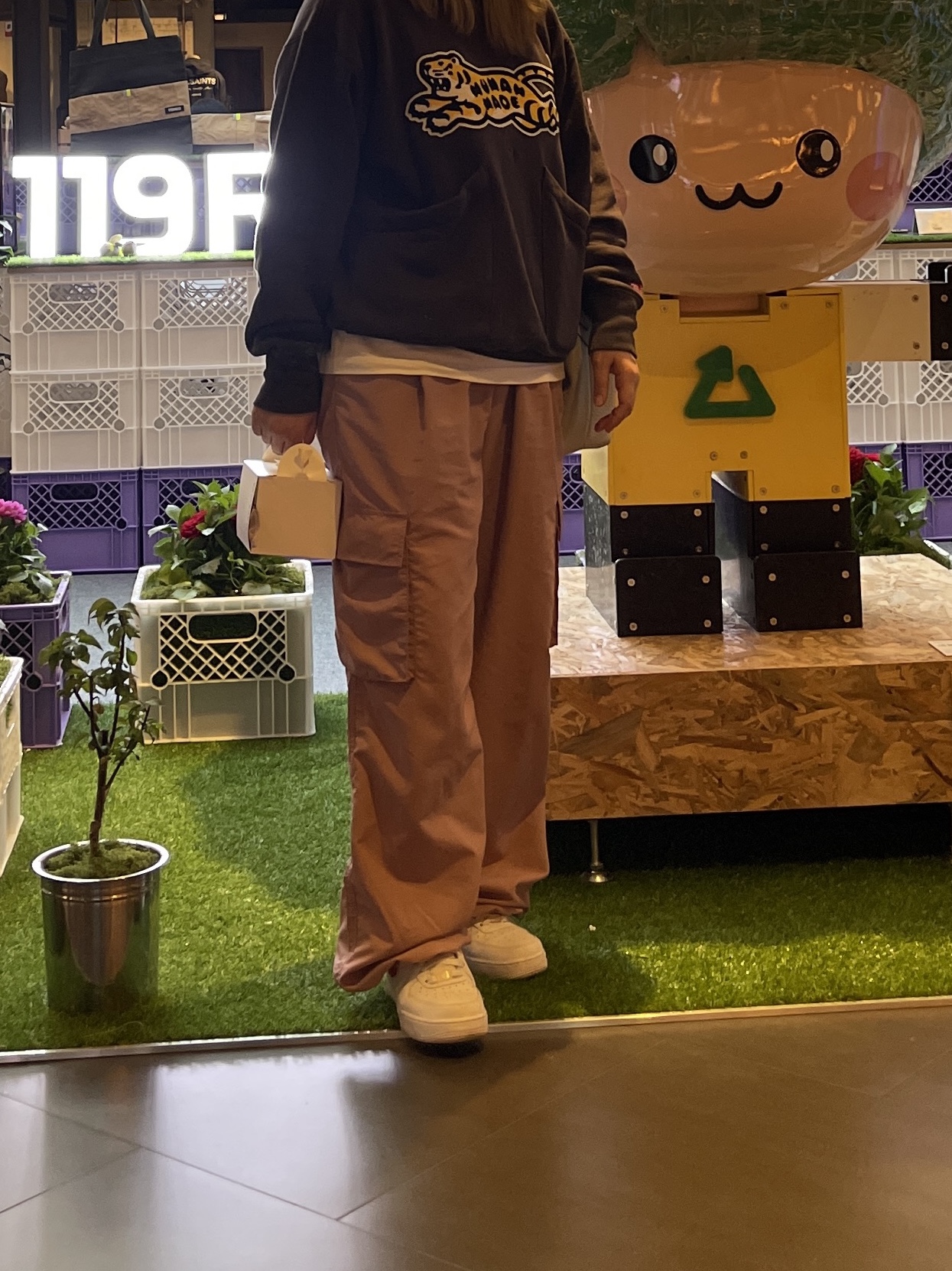 Human Made Tsuriami Hoodie Black - Apgujeong Store Exclusive, Nike Air Force 1 '07 White Pink Rise 착용 스타일