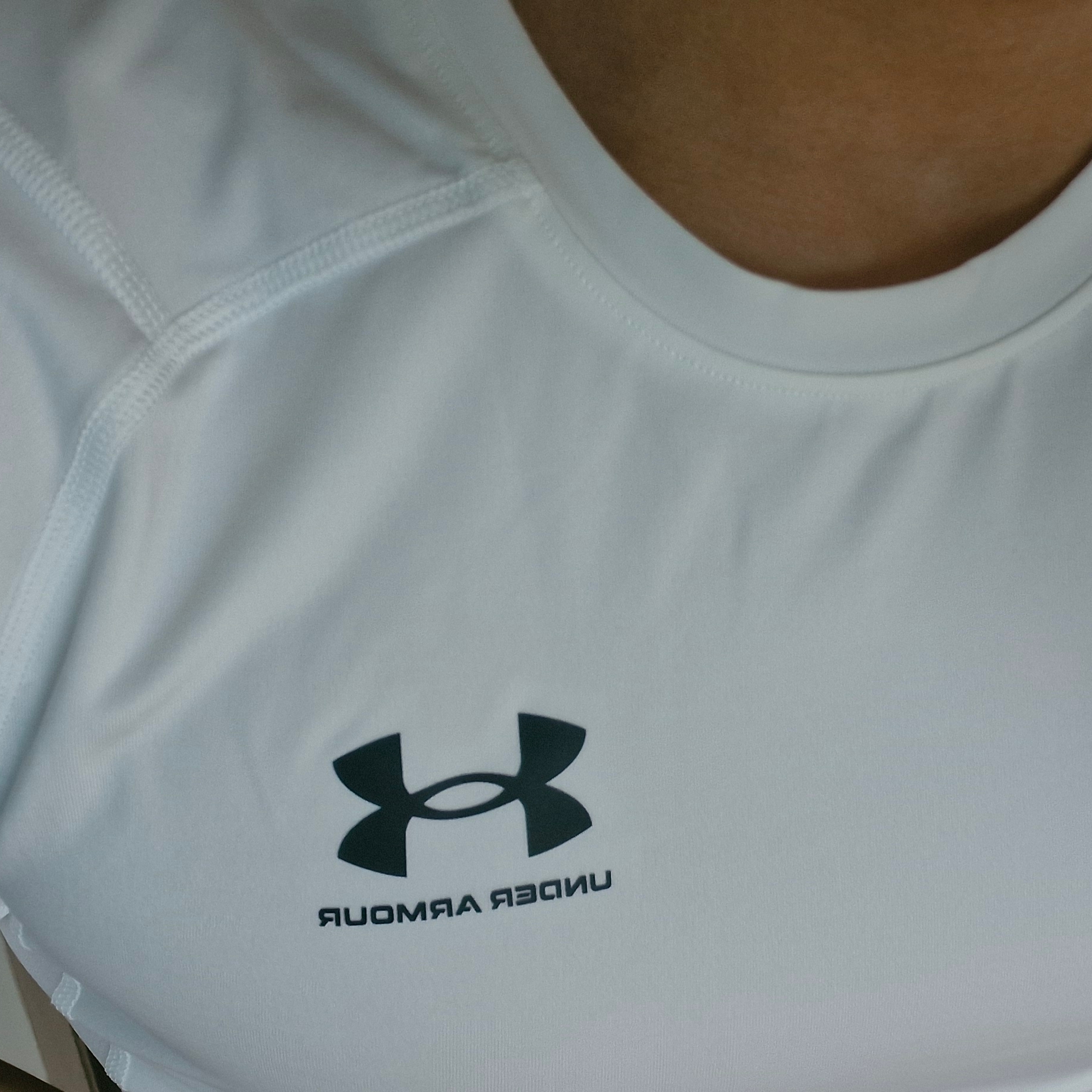 Under Armour HeatGear Short Sleeve White Black 착용 스타일