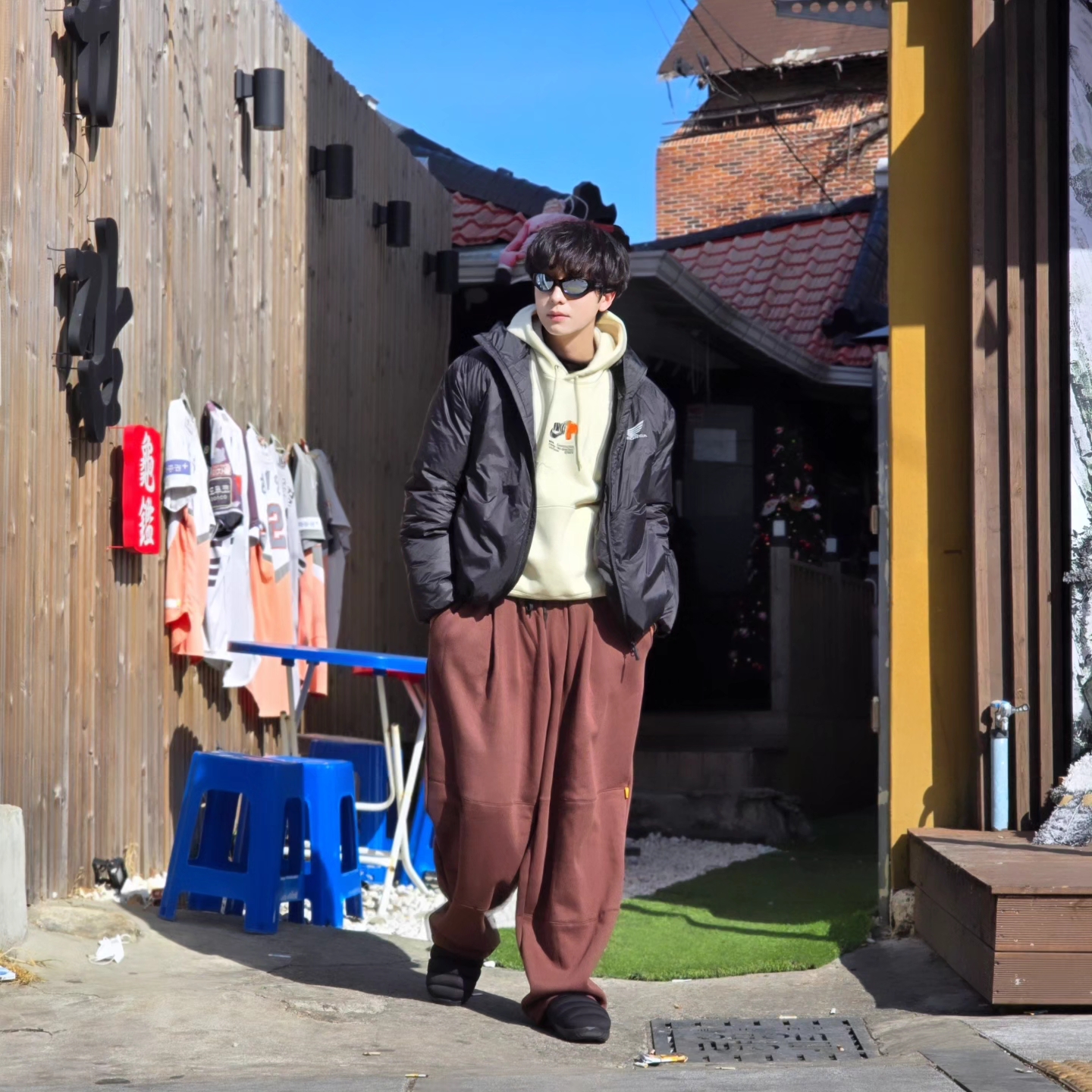 Honda H-Tech Non Quilting Hoodie Jacket Black, Nike Burrow SE Black Anthracite 착용 스타일 - 5